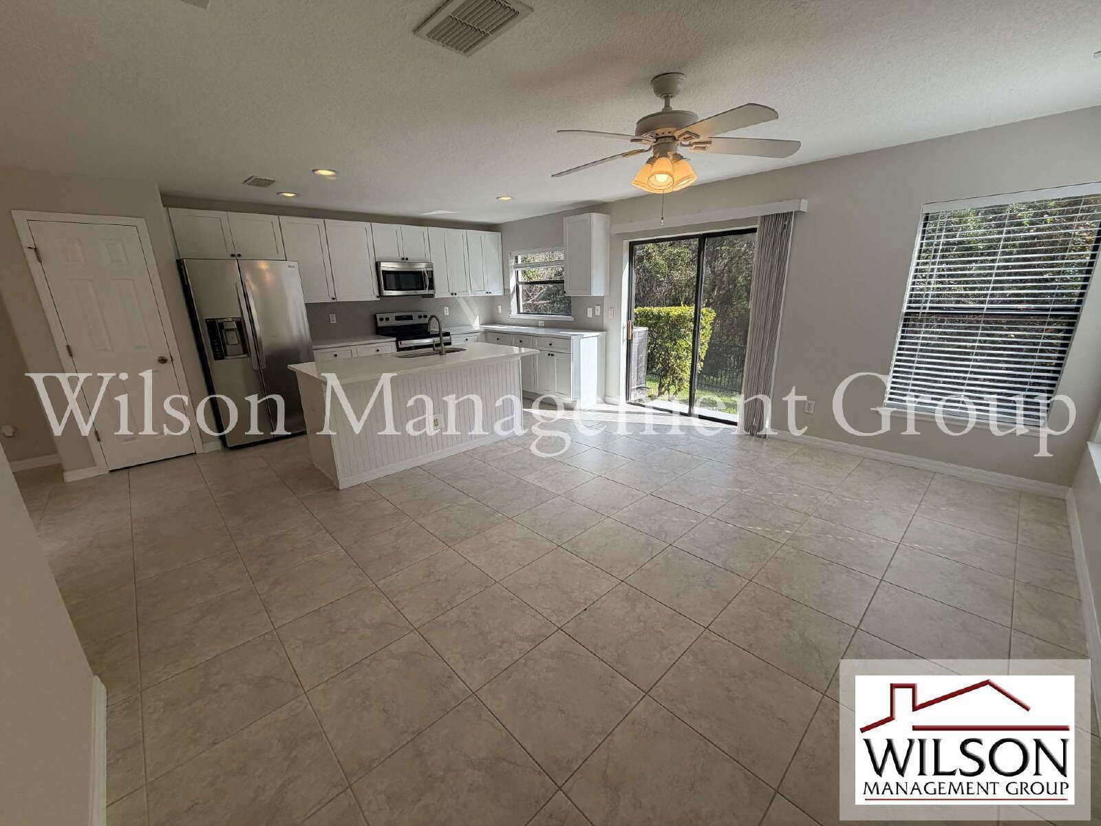 4/3 Luxury Townhome In Gated Windsor Lake Community property image