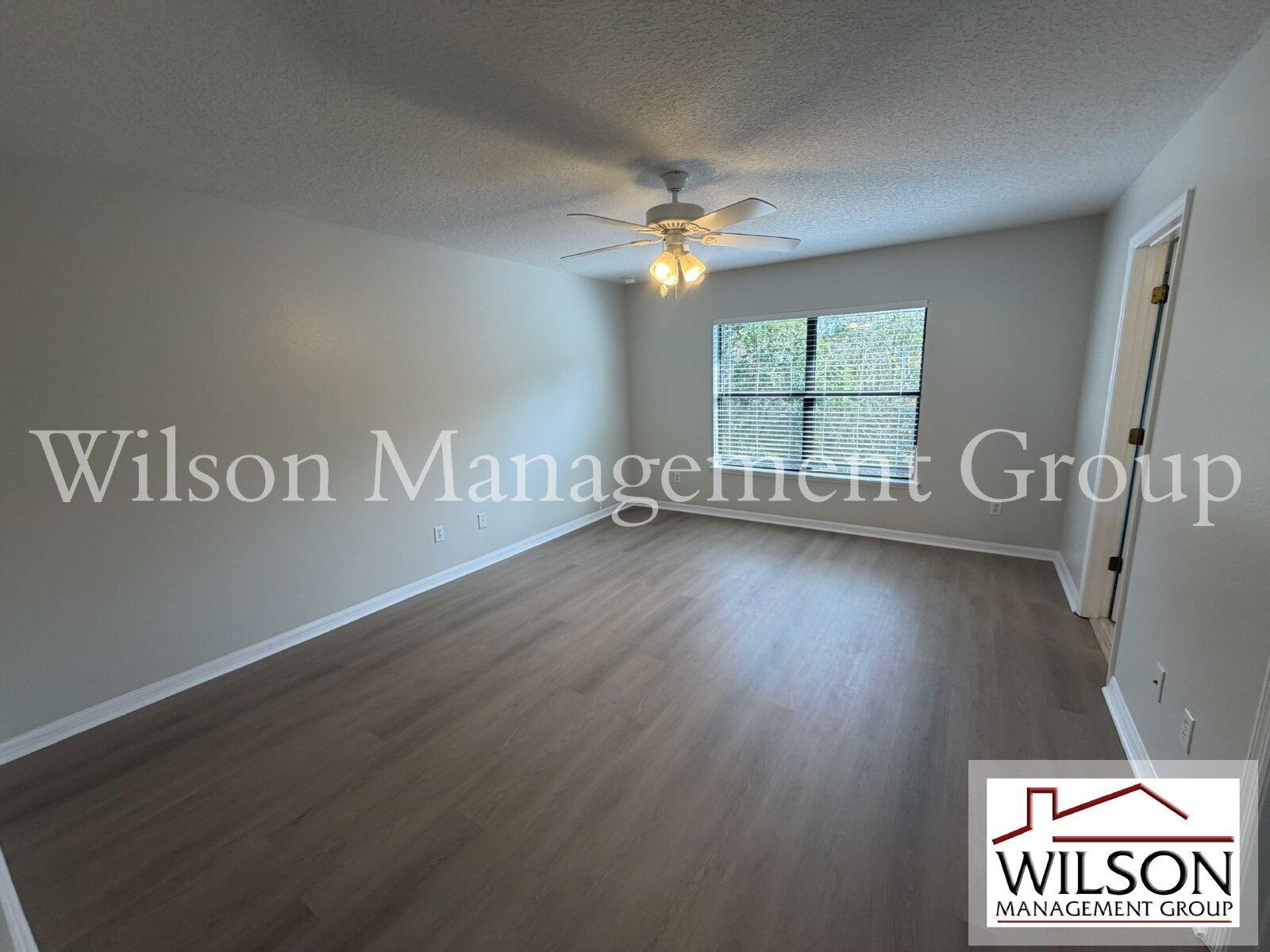 4/3 Luxury Townhome In Gated Windsor Lake Community property image