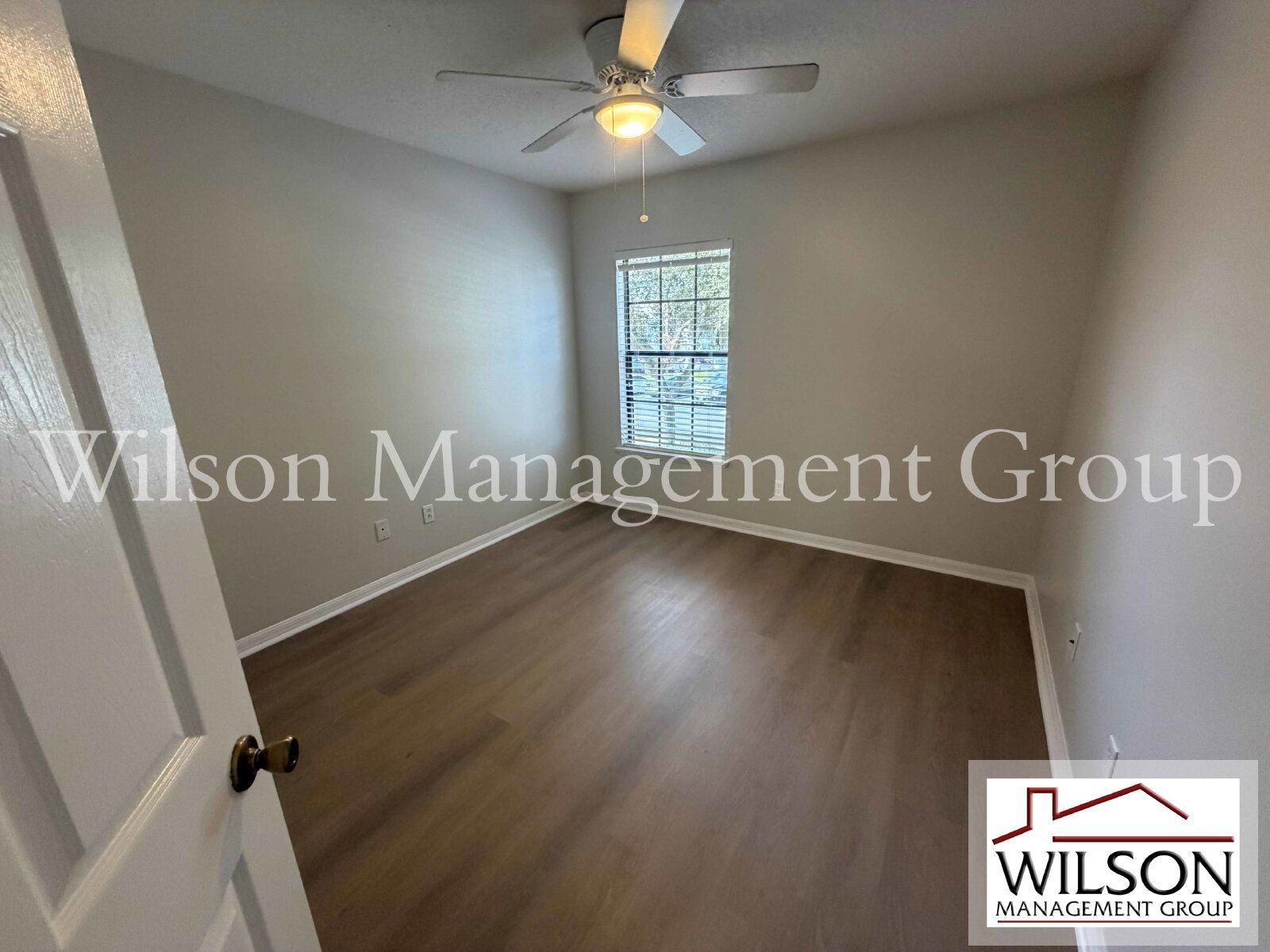 4/3 Luxury Townhome In Gated Windsor Lake Community property image