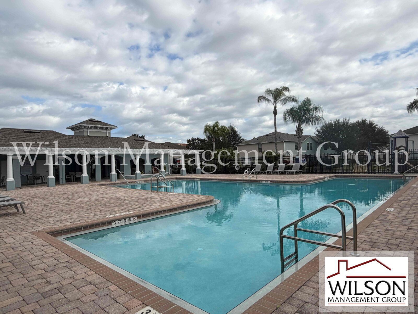 4/3 Luxury Townhome In Gated Windsor Lake Community property image