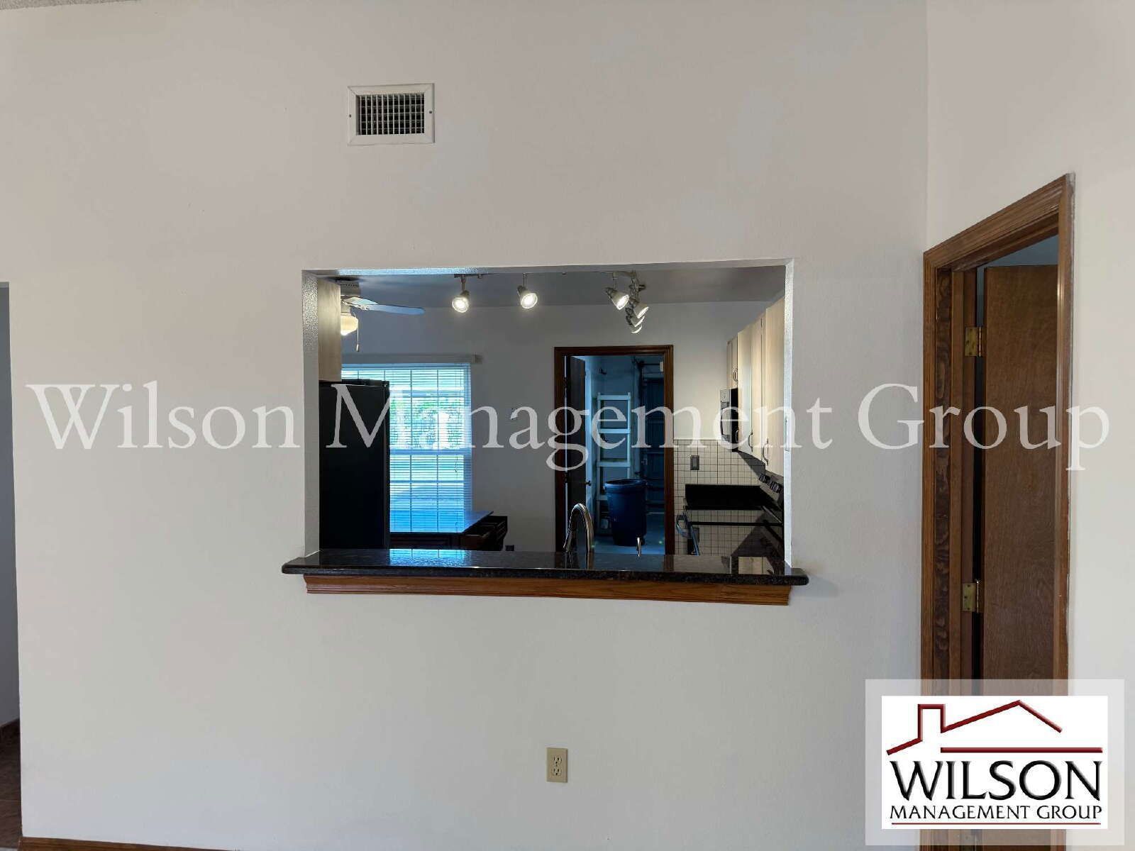 3/2 2-Car Garage Waterfront Home In Kissimmee Isles property image