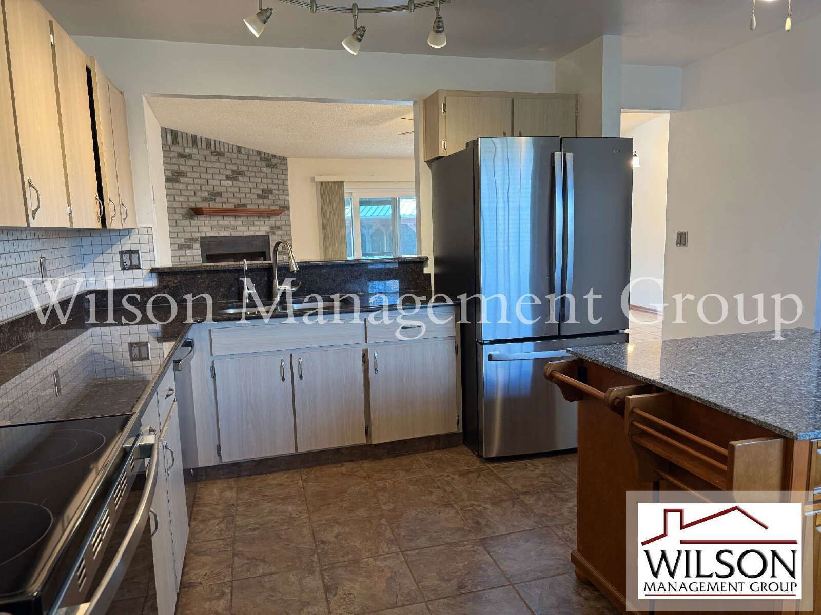 3/2 2-Car Garage Waterfront Home In Kissimmee Isles property image