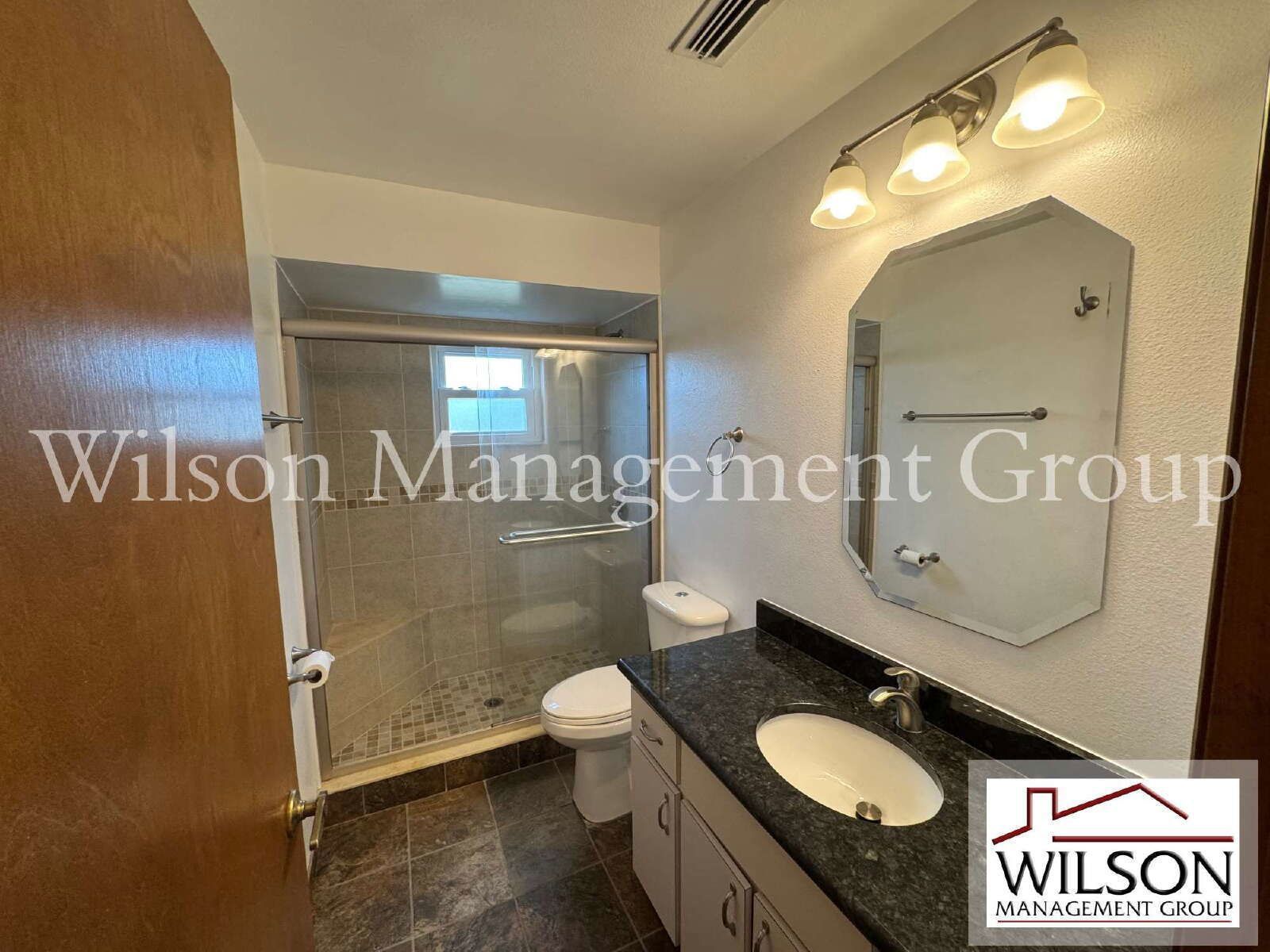 3/2 2-Car Garage Waterfront Home In Kissimmee Isles property image