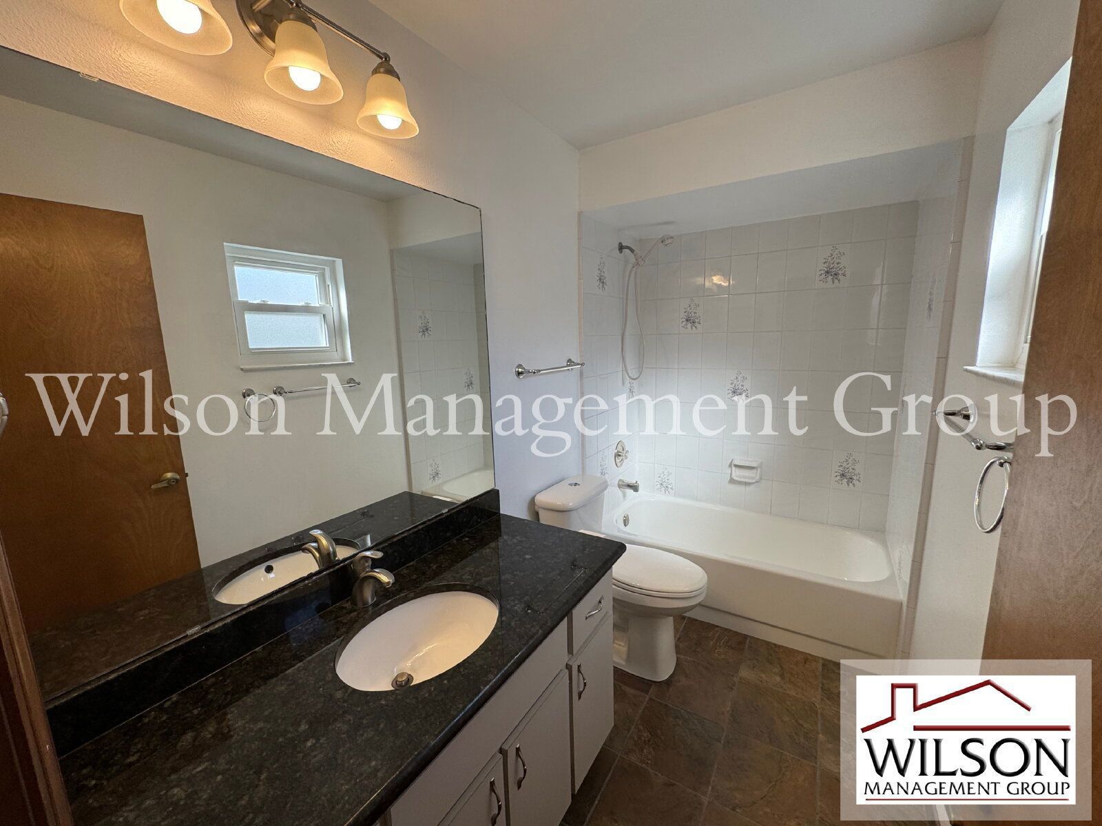 3/2 2-Car Garage Waterfront Home In Kissimmee Isles property image