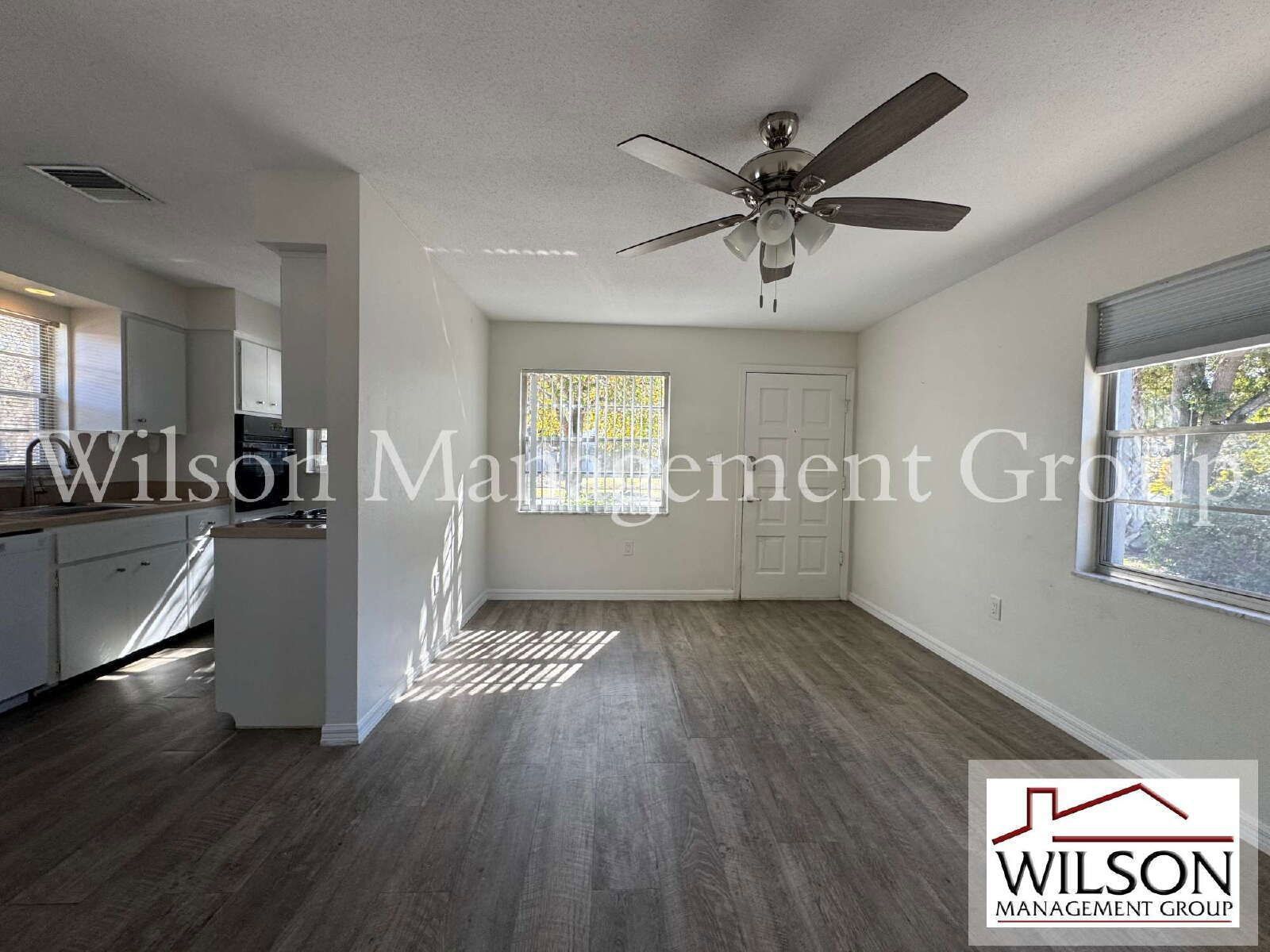 2/1 Duplex In College Park With Single-Car Carport property image