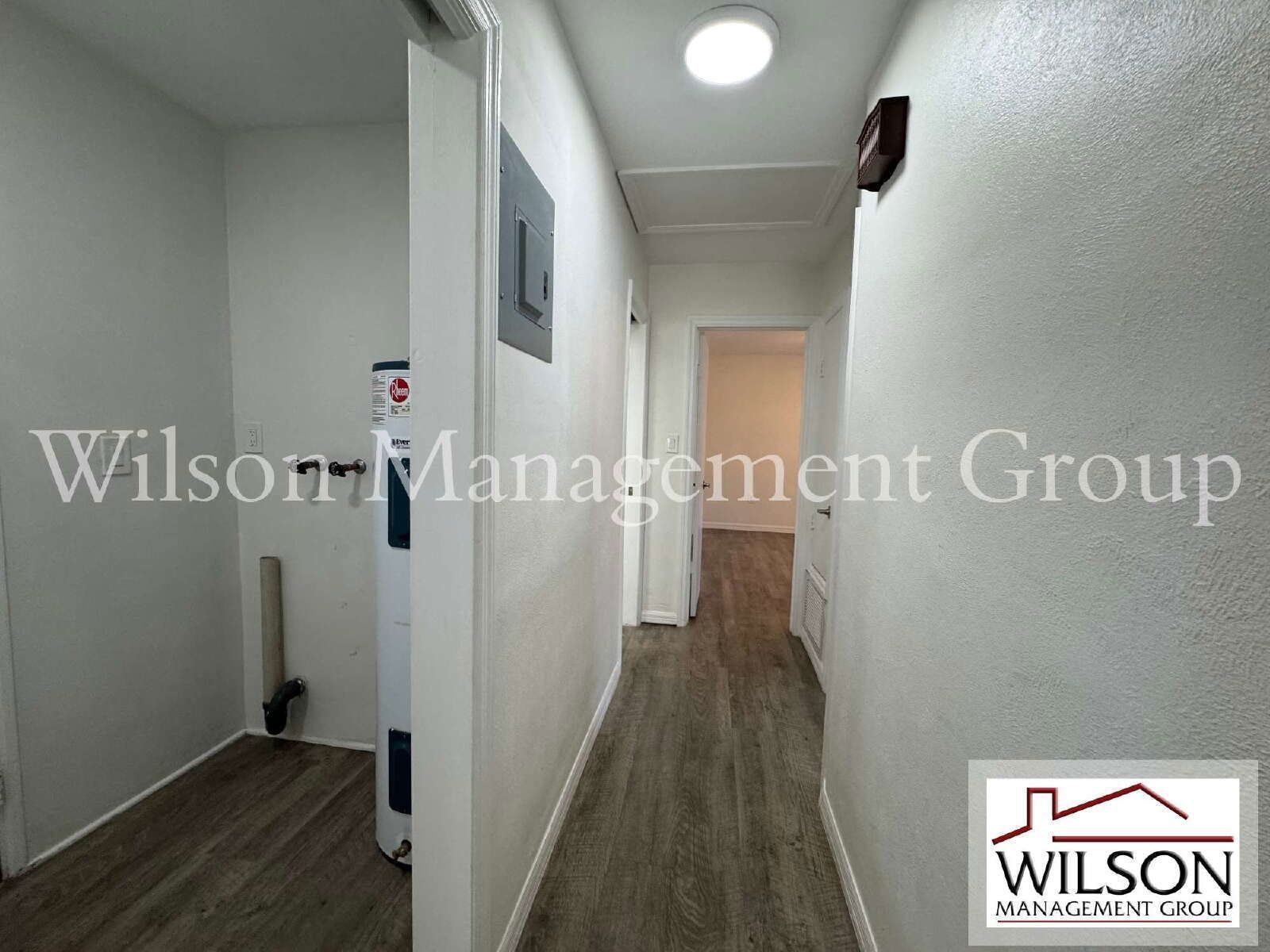 2/1 Duplex In College Park With Single-Car Carport property image