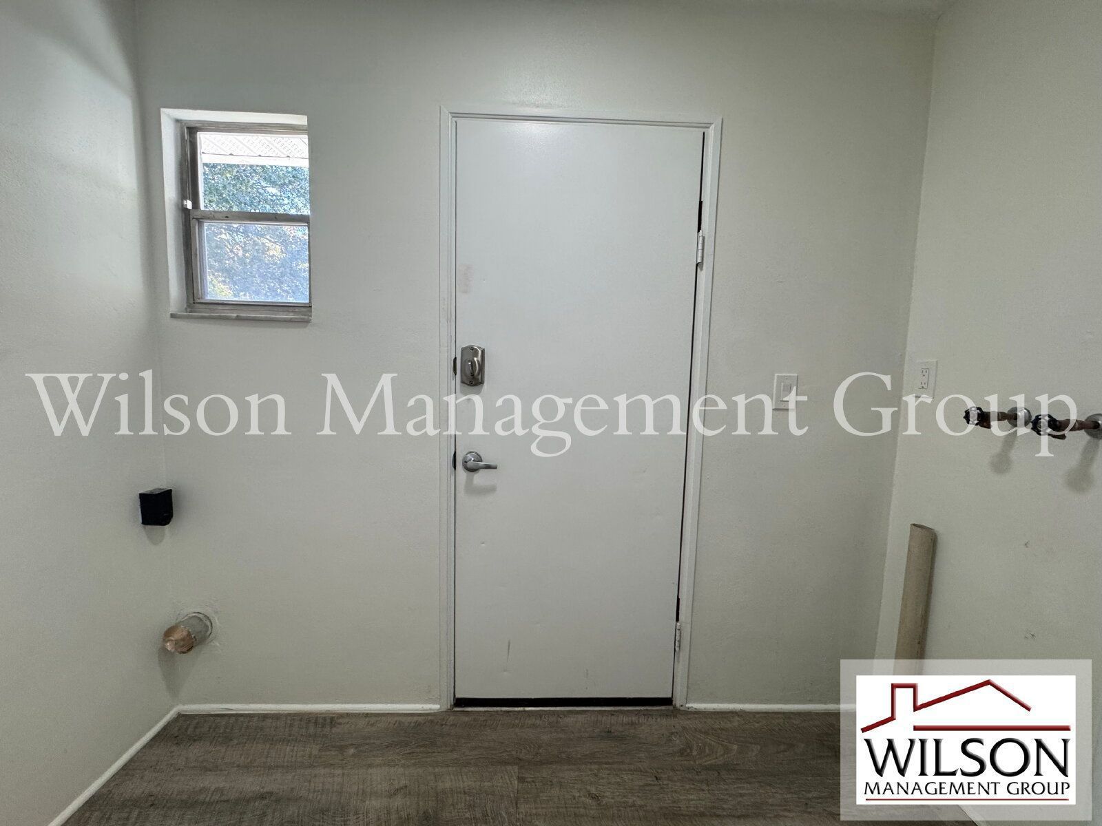 2/1 Duplex In College Park With Single-Car Carport property image