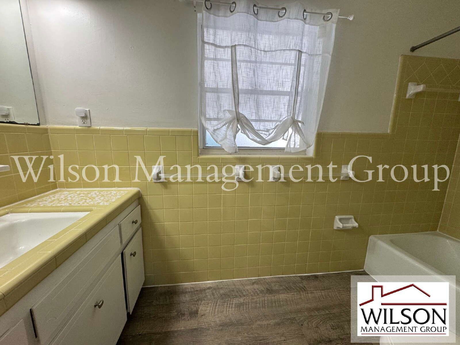 2/1 Duplex In College Park With Single-Car Carport property image