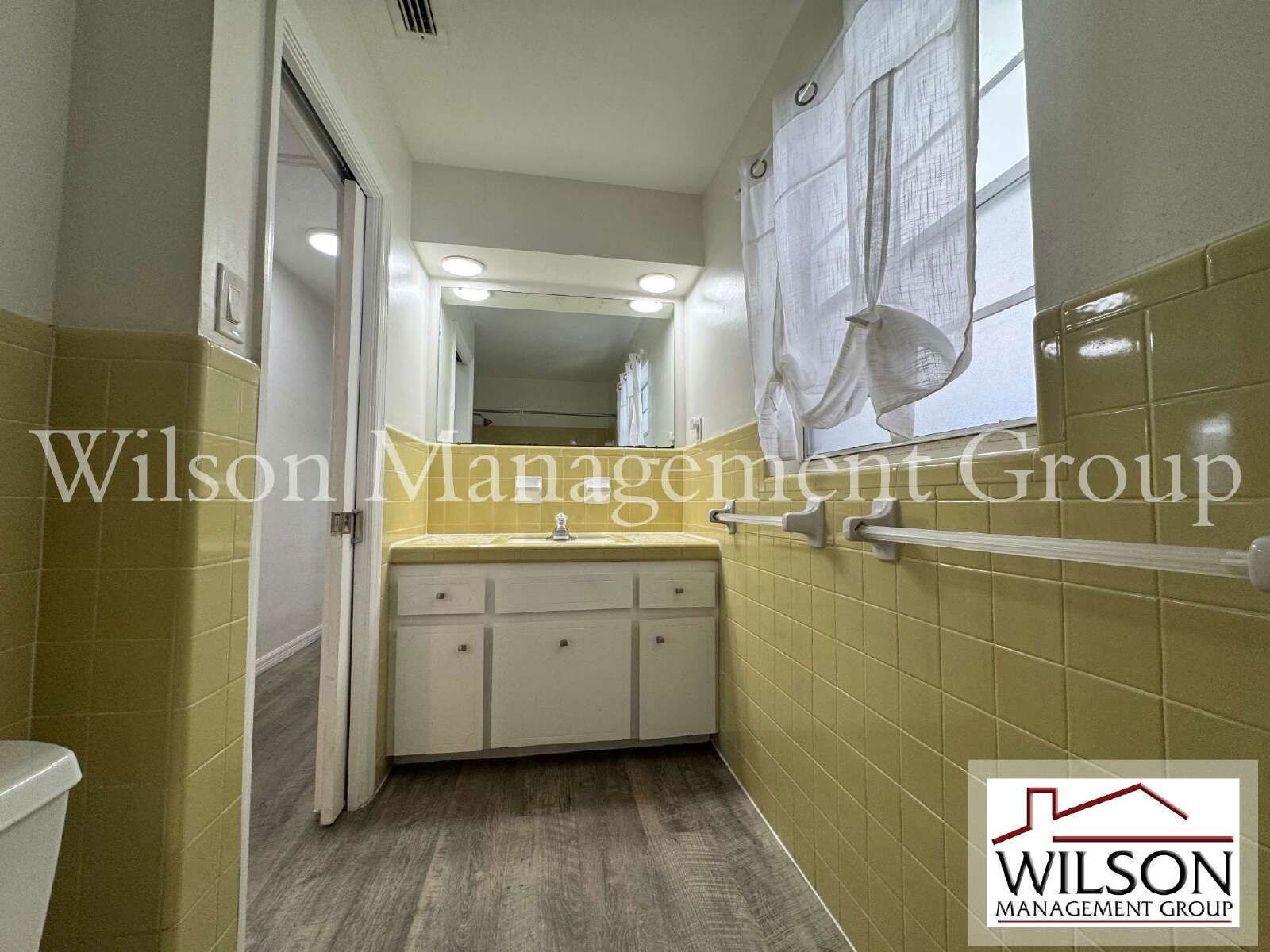 2/1 Duplex In College Park With Single-Car Carport property image