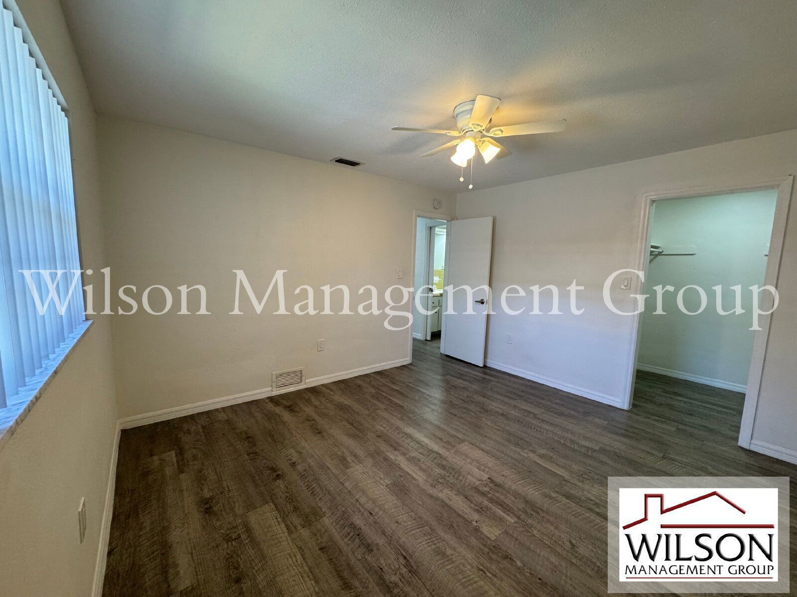 2/1 Duplex In College Park With Single-Car Carport property image