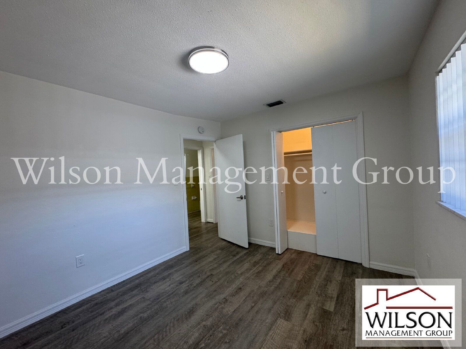 2/1 Duplex In College Park With Single-Car Carport property image