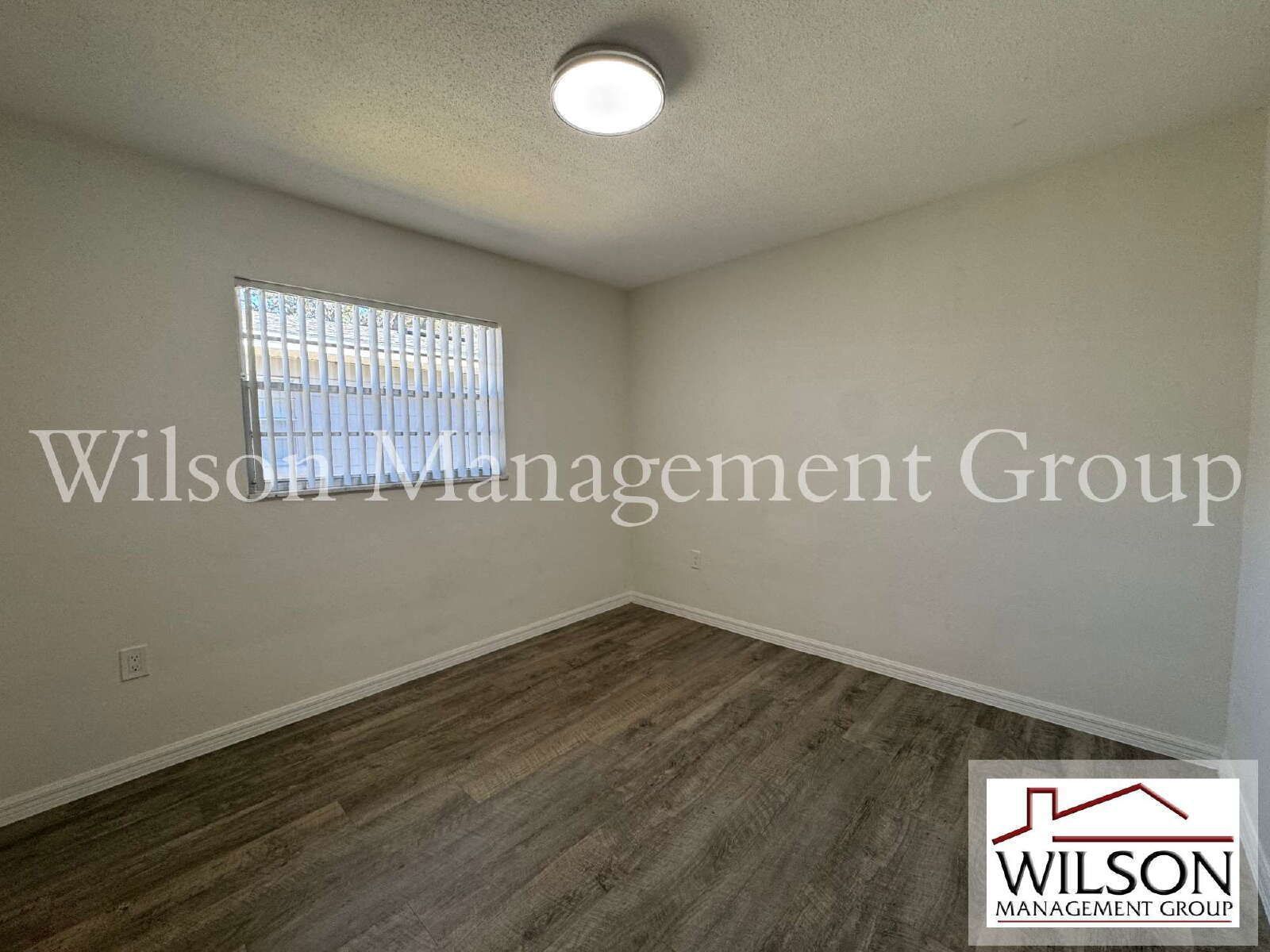 2/1 Duplex In College Park With Single-Car Carport property image