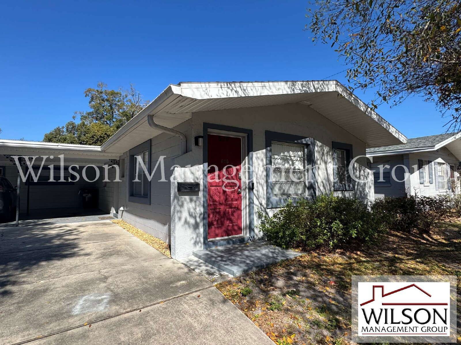 2/1 Duplex In College Park With Single-Car Carport property image