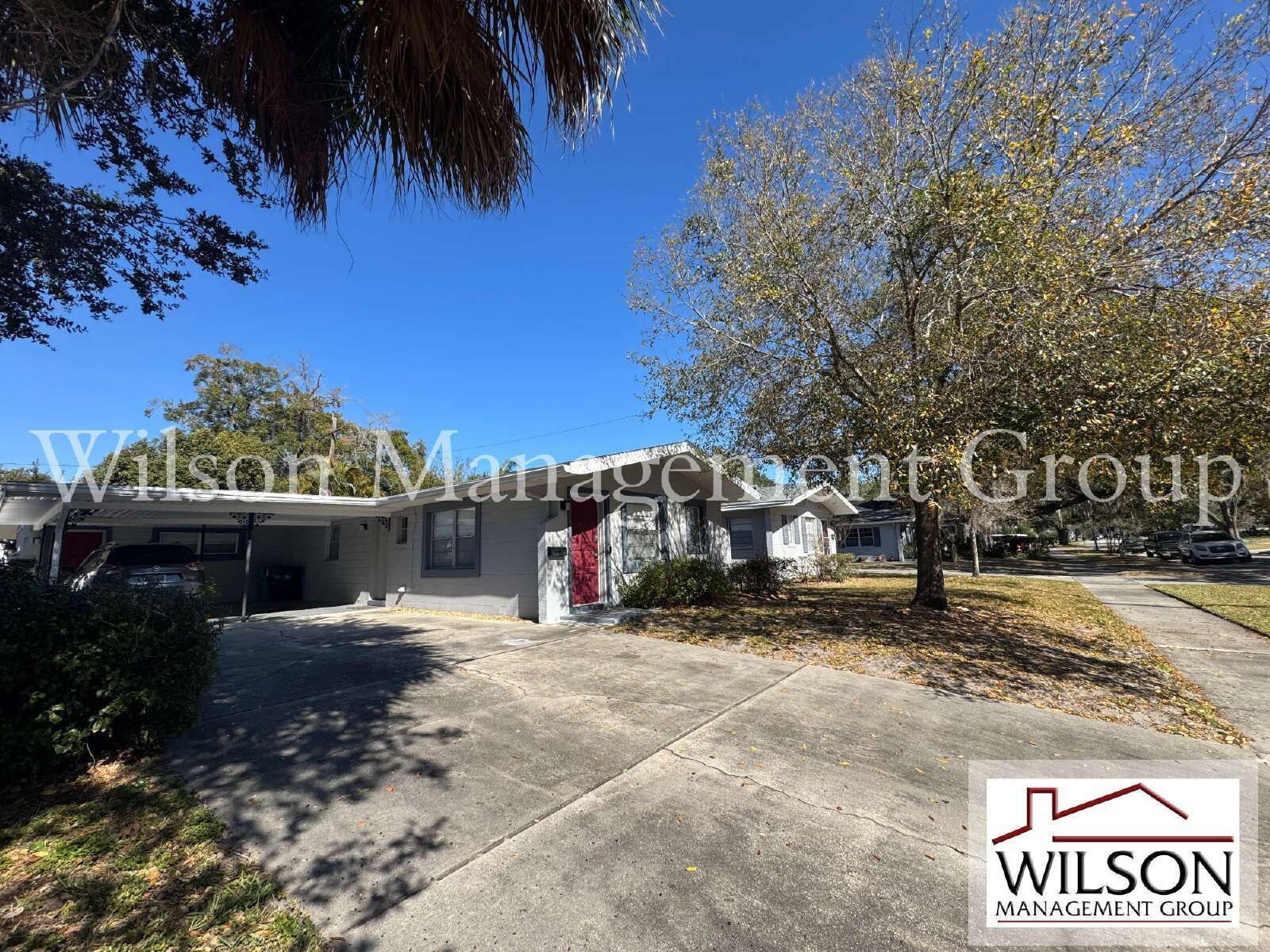 2/1 Duplex In College Park With Single-Car Carport property image