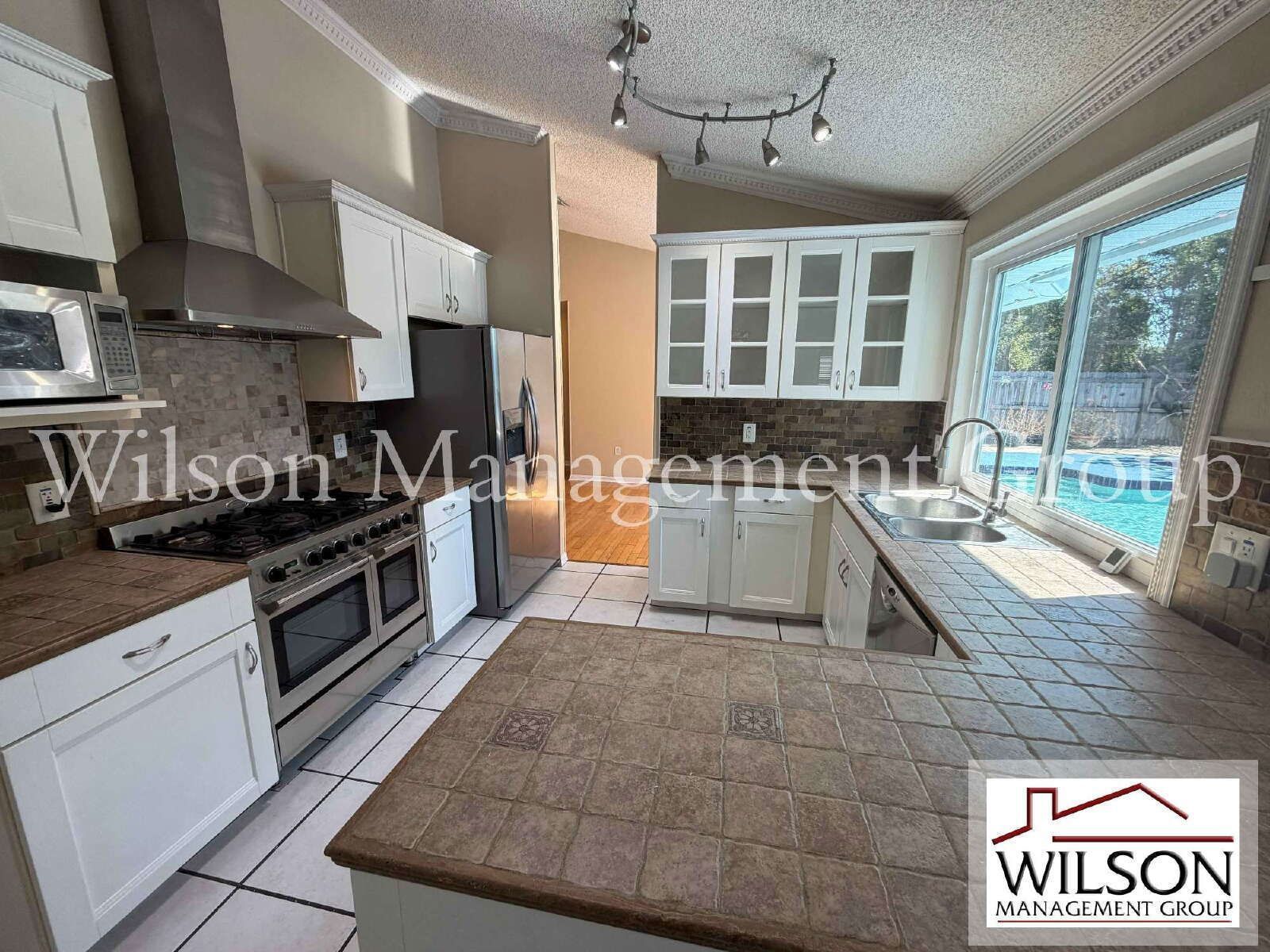 4/2 Energy Efficient Pool Home property image