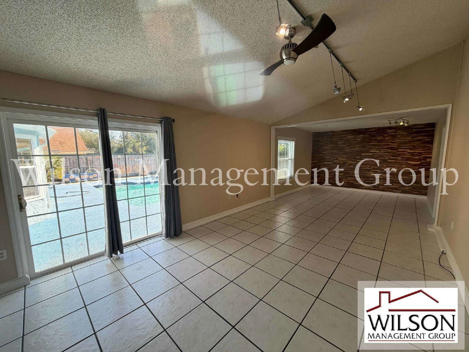 4/2 Energy Efficient Pool Home property image