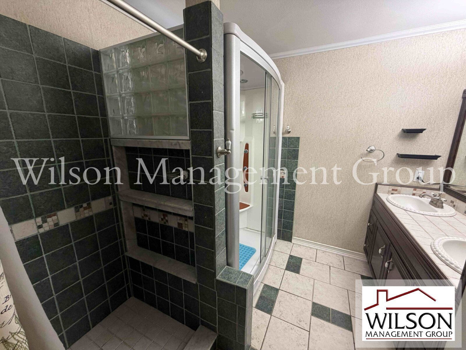 4/2 Energy Efficient Pool Home property image