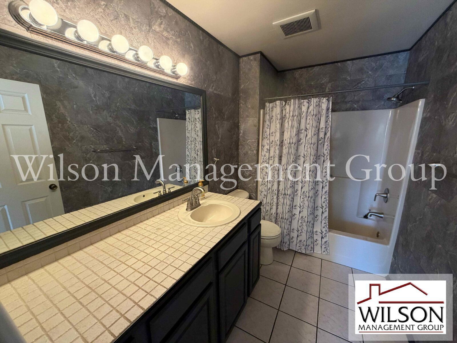 4/2 Energy Efficient Pool Home property image