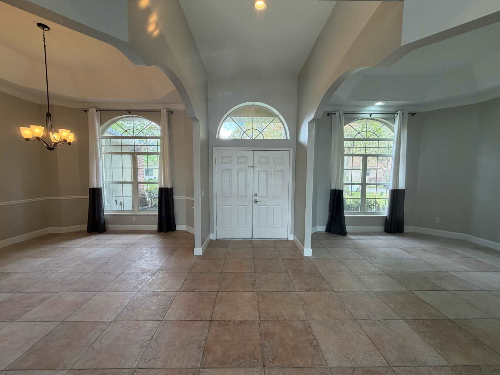 4/3 Luxury Pool Waterfront Home In Belle Isle property image