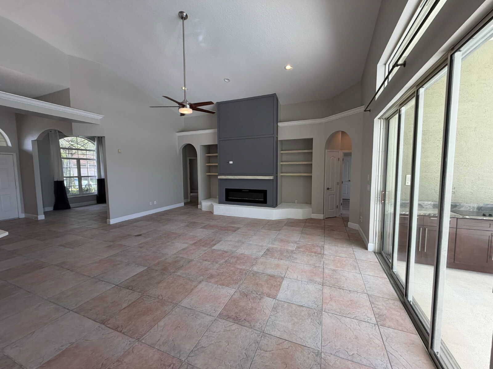 4/3 Luxury Pool Waterfront Home In Belle Isle property image