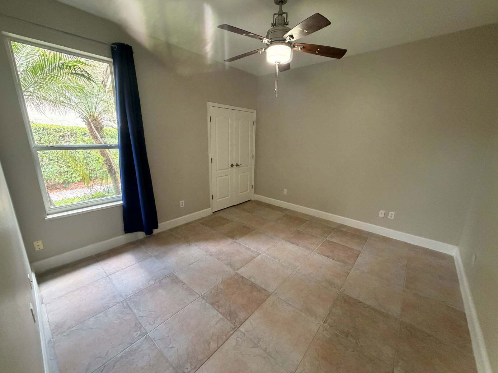 4/3 Luxury Pool Waterfront Home In Belle Isle property image