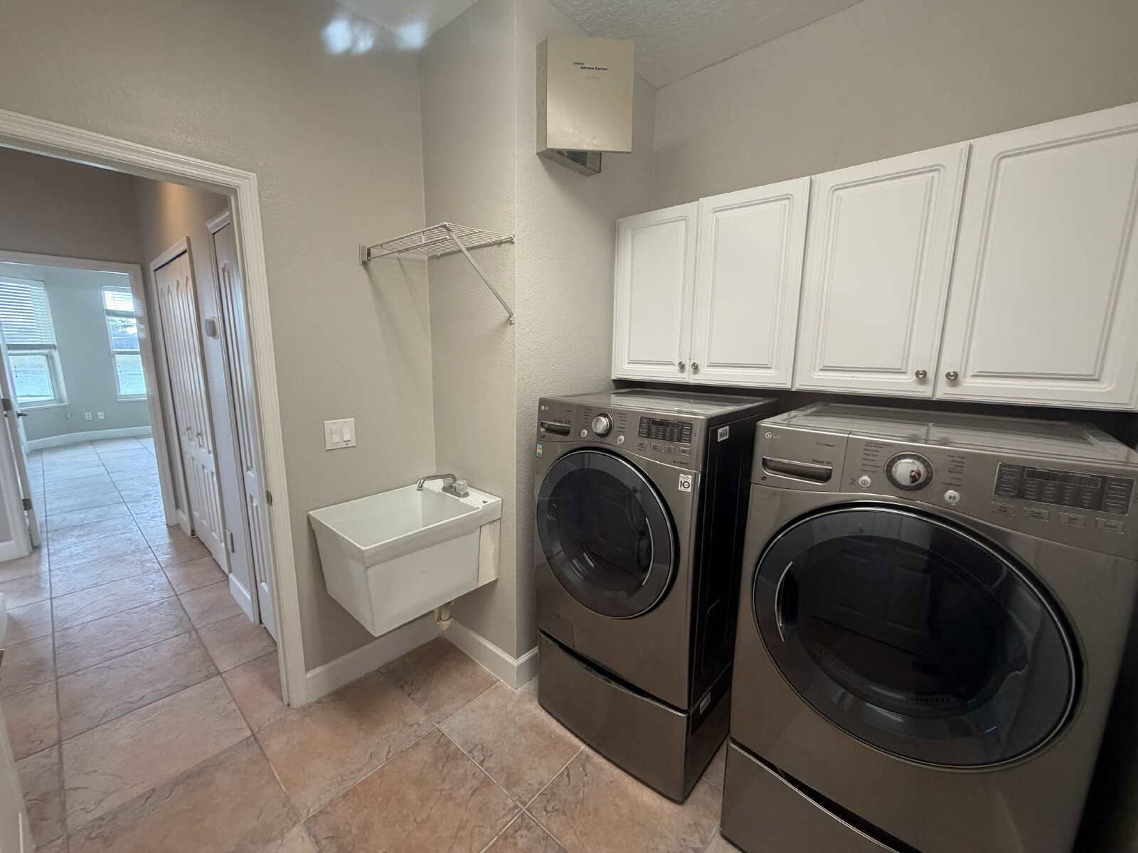 4/3 Luxury Pool Waterfront Home In Belle Isle property image