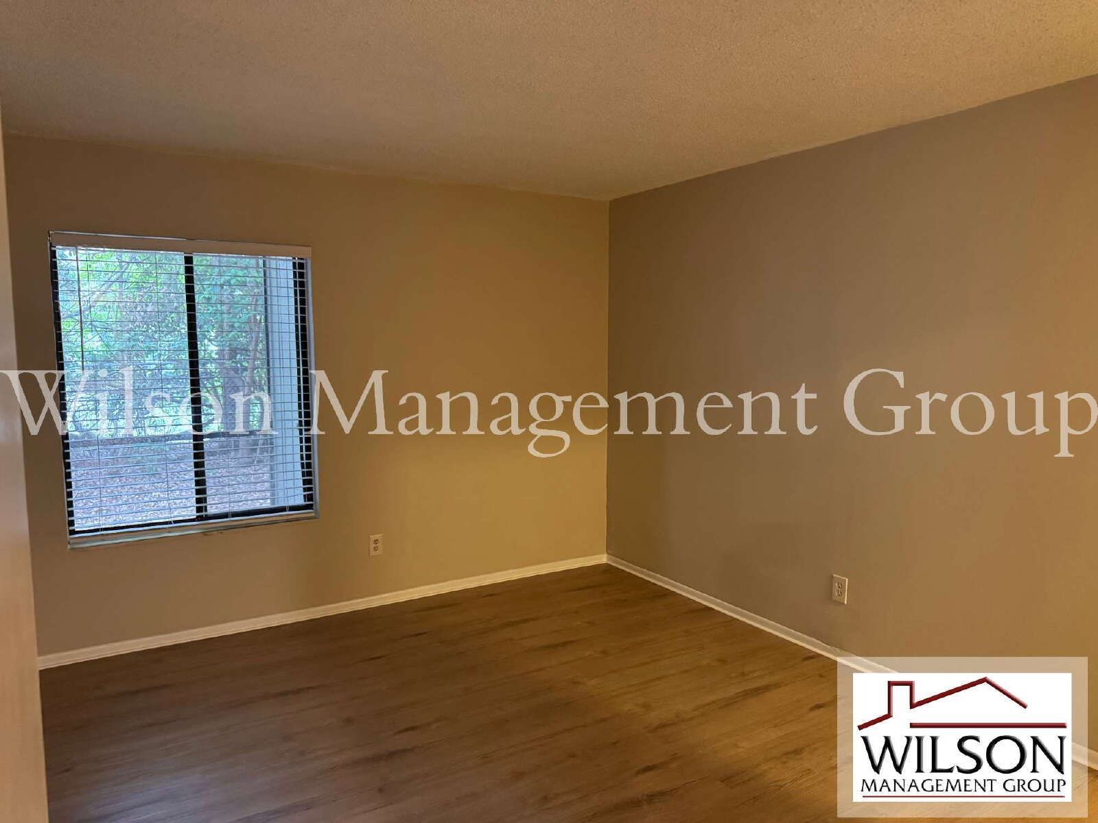 2/2 Ground Floor Condo In Lakeview South property image