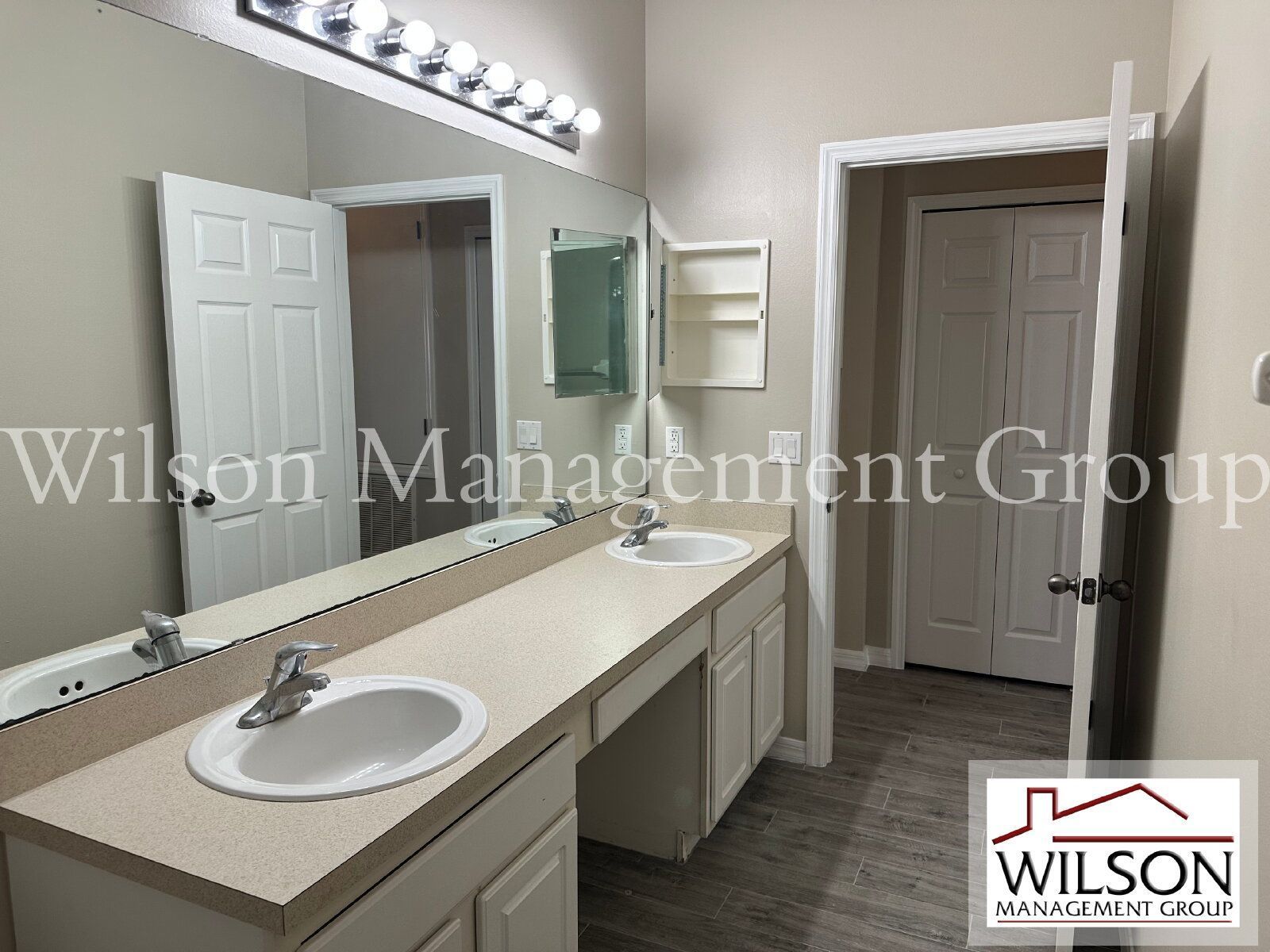 4/2 Newly Updated Home In The Newport In Vista Lakes Village Community property image