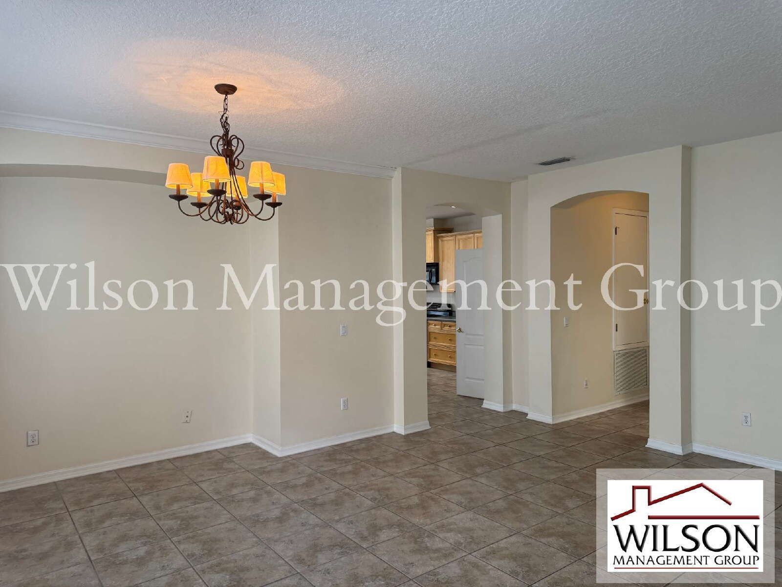 3/2.5 Pool Home In Lakes Of Windermere Community property image