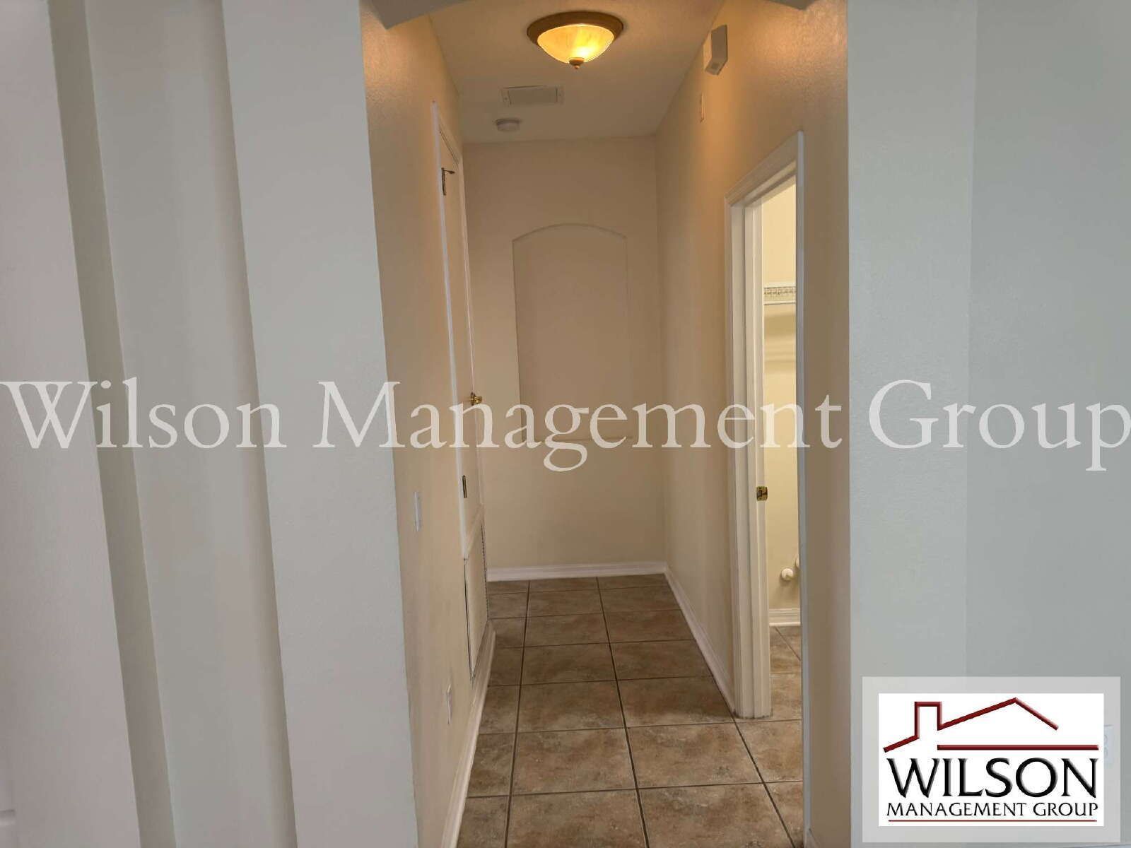 3/2.5 Pool Home In Lakes Of Windermere Community property image