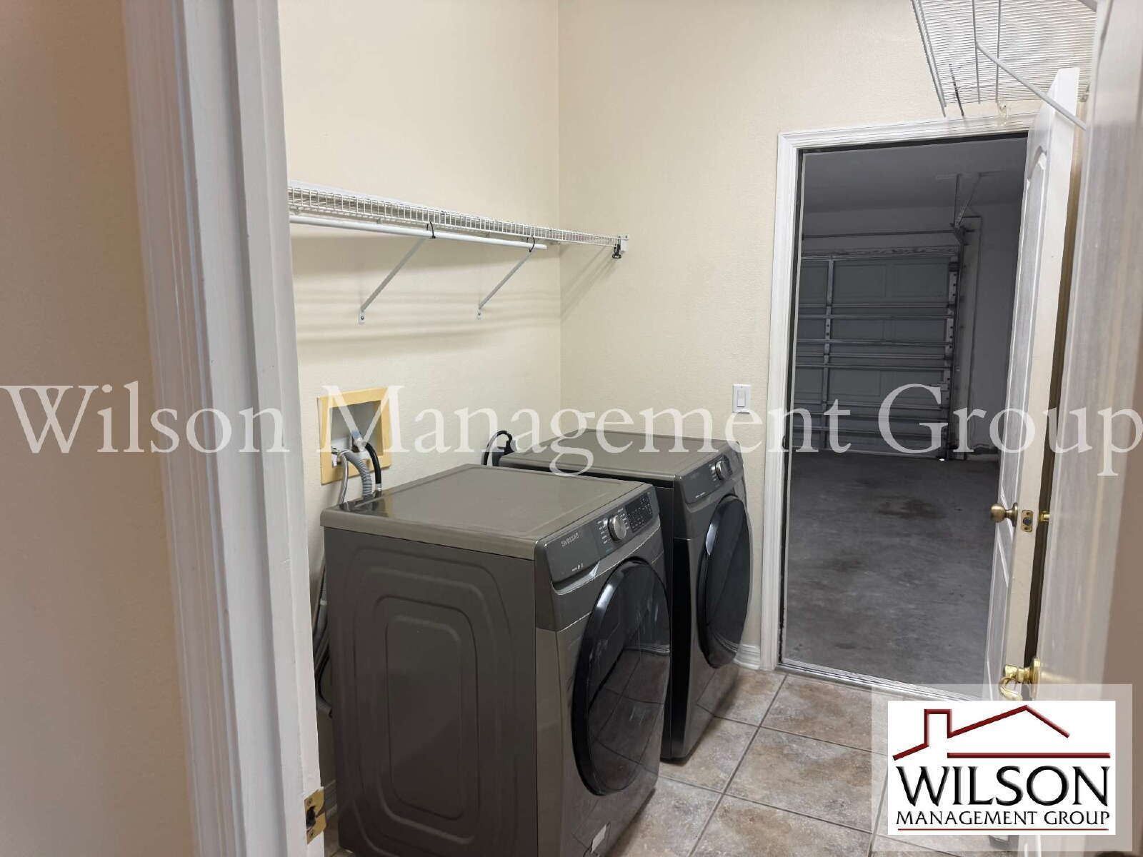 3/2.5 Pool Home In Lakes Of Windermere Community property image