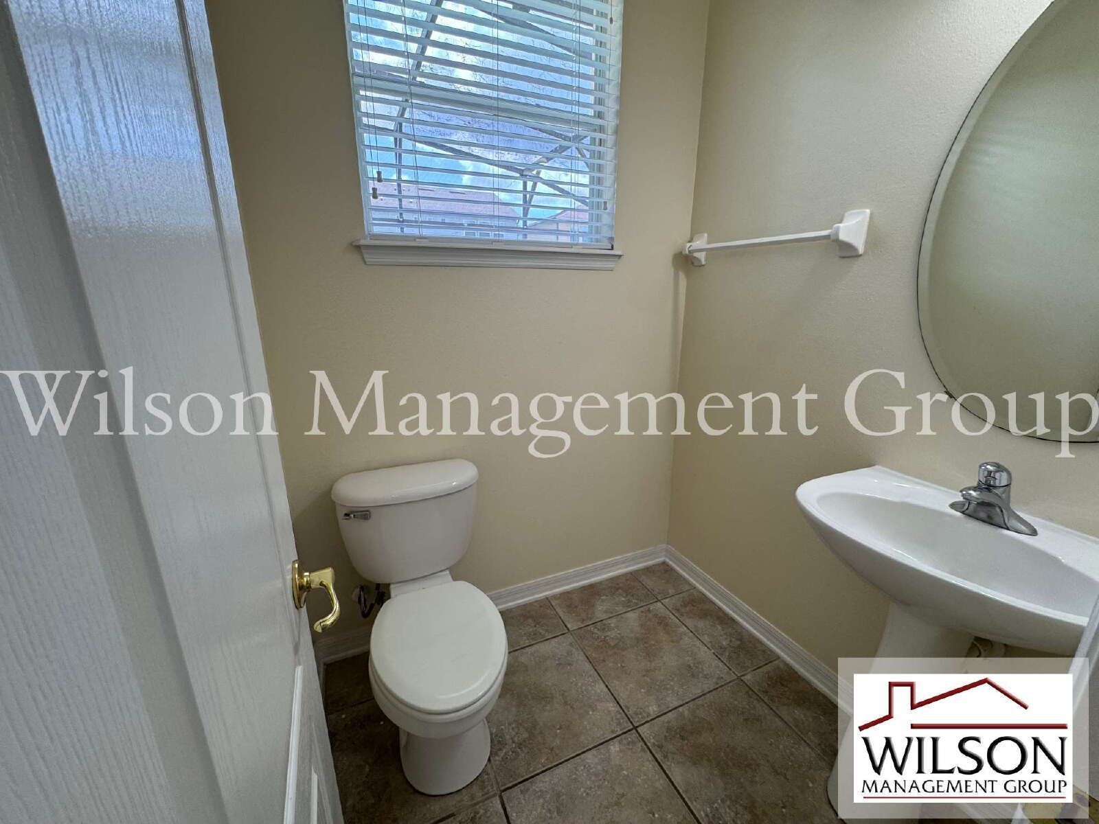 3/2.5 Pool Home In Lakes Of Windermere Community property image