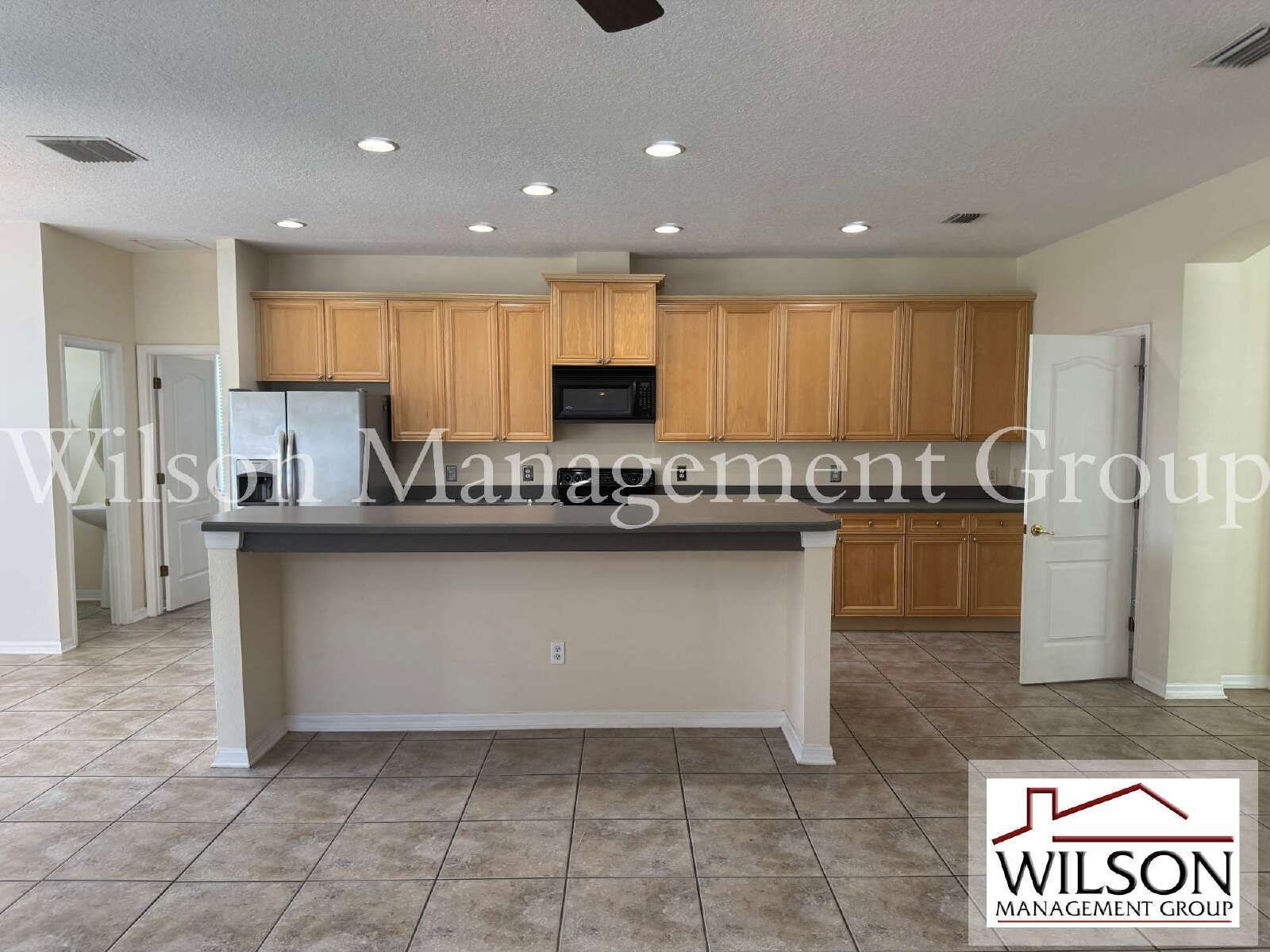 3/2.5 Pool Home In Lakes Of Windermere Community property image