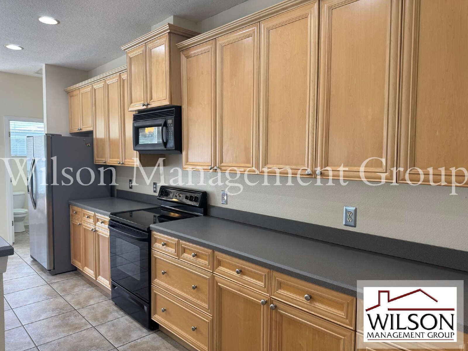 3/2.5 Pool Home In Lakes Of Windermere Community property image