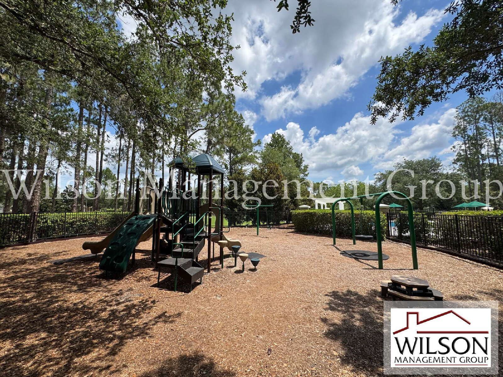 3/2.5 Pool Home In Lakes Of Windermere Community property image