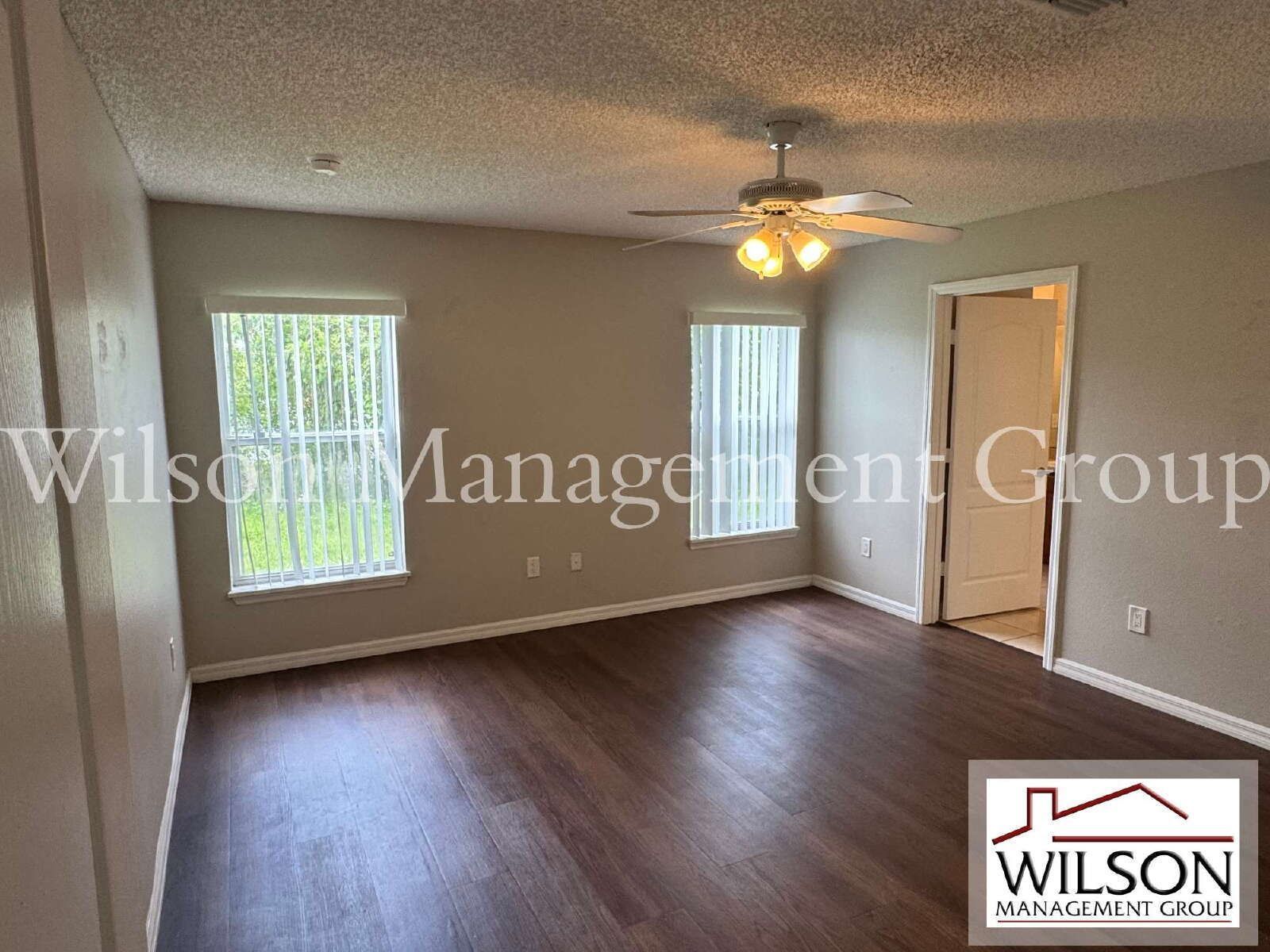 4/2.5 Waterfront Home In The Waterside Community property image