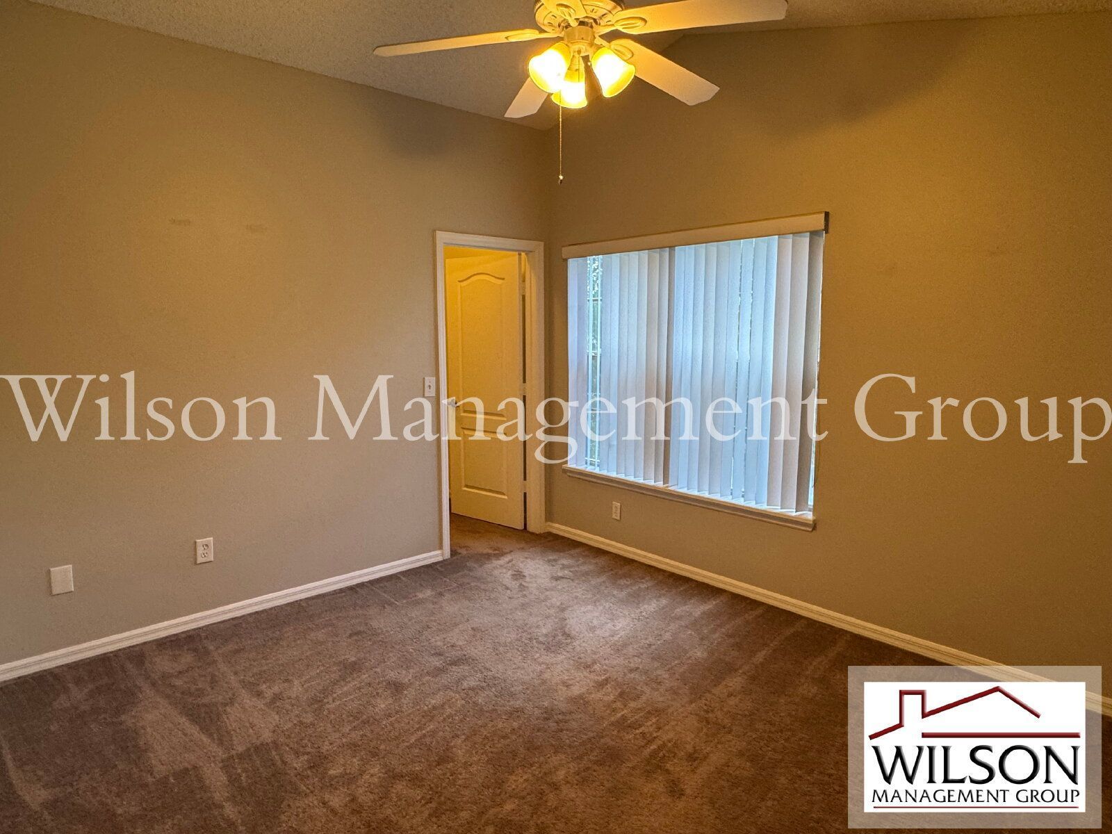4/2.5 Waterfront Home In The Waterside Community property image