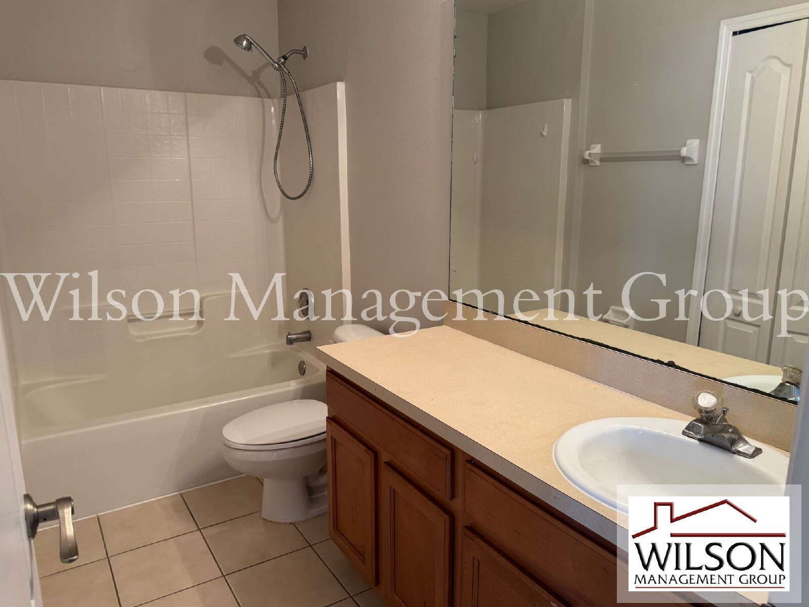 4/2.5 Waterfront Home In The Waterside Community property image