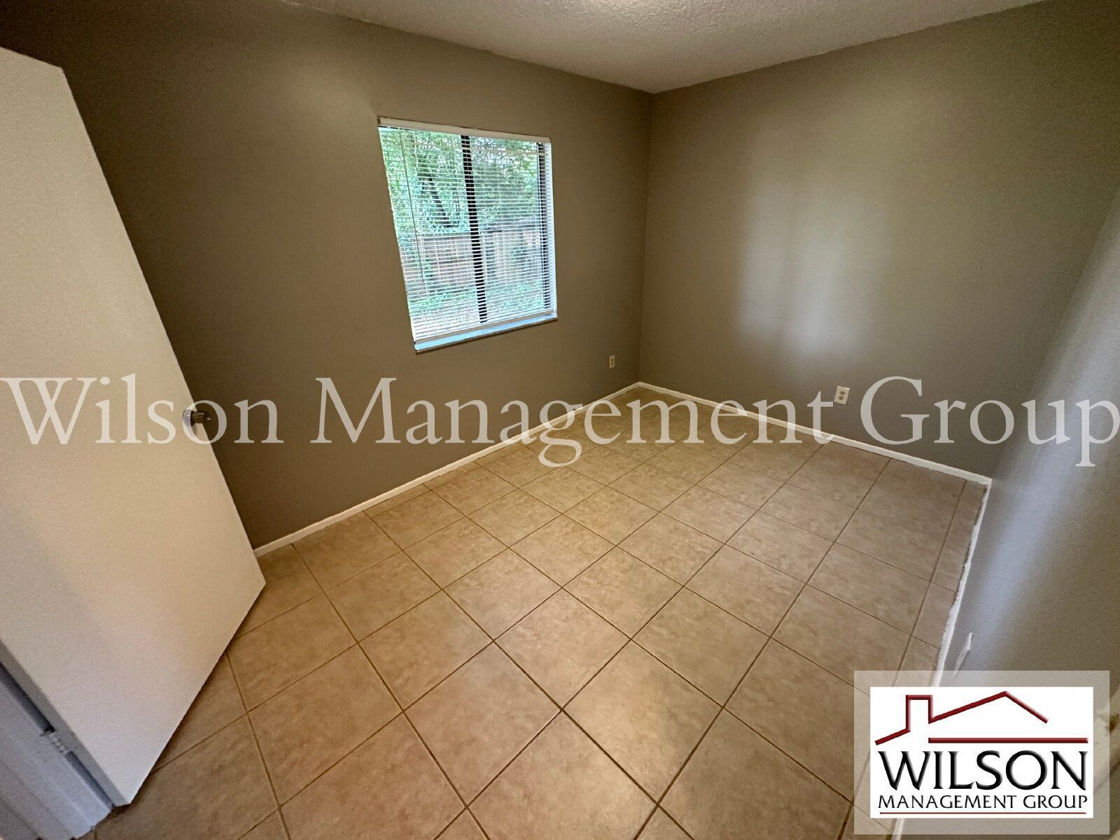 2/1 Duplex In Longwood property image