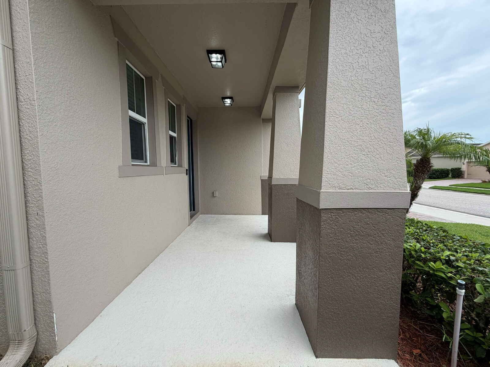 3/2.5 Modern Home with Loft and Bonus Room property image