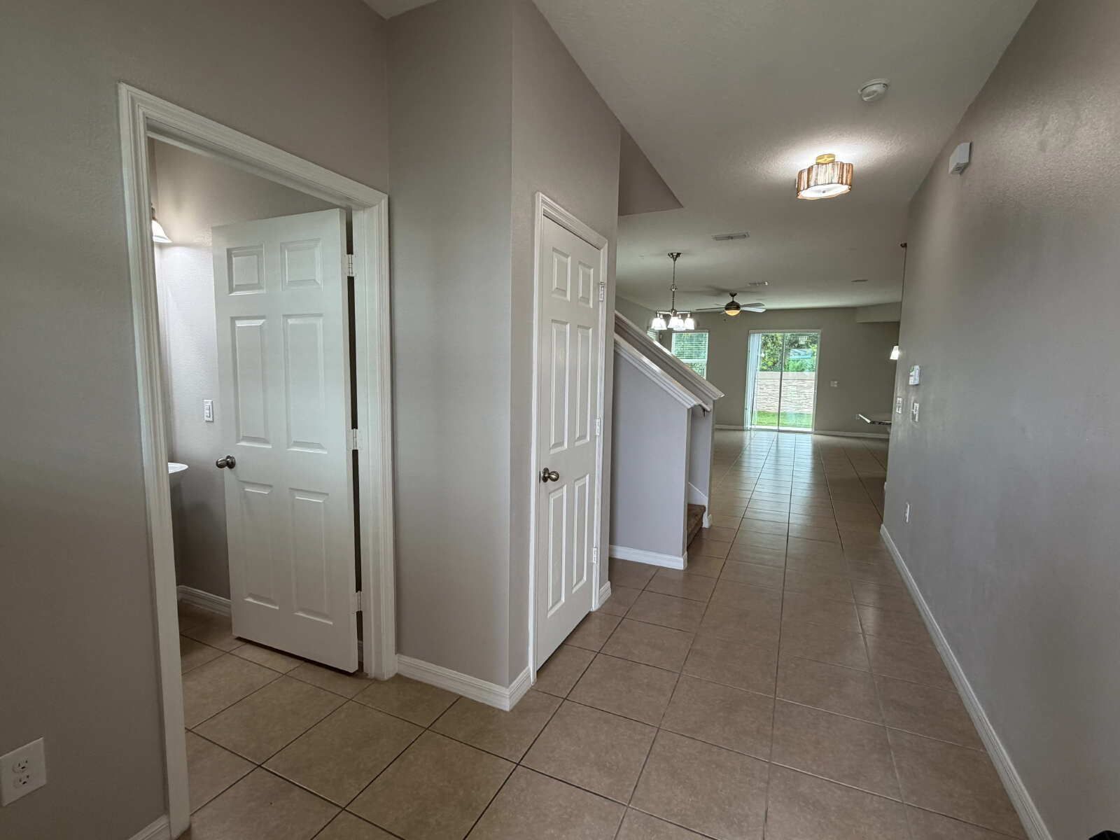 3/2.5 Modern Home with Loft and Bonus Room property image
