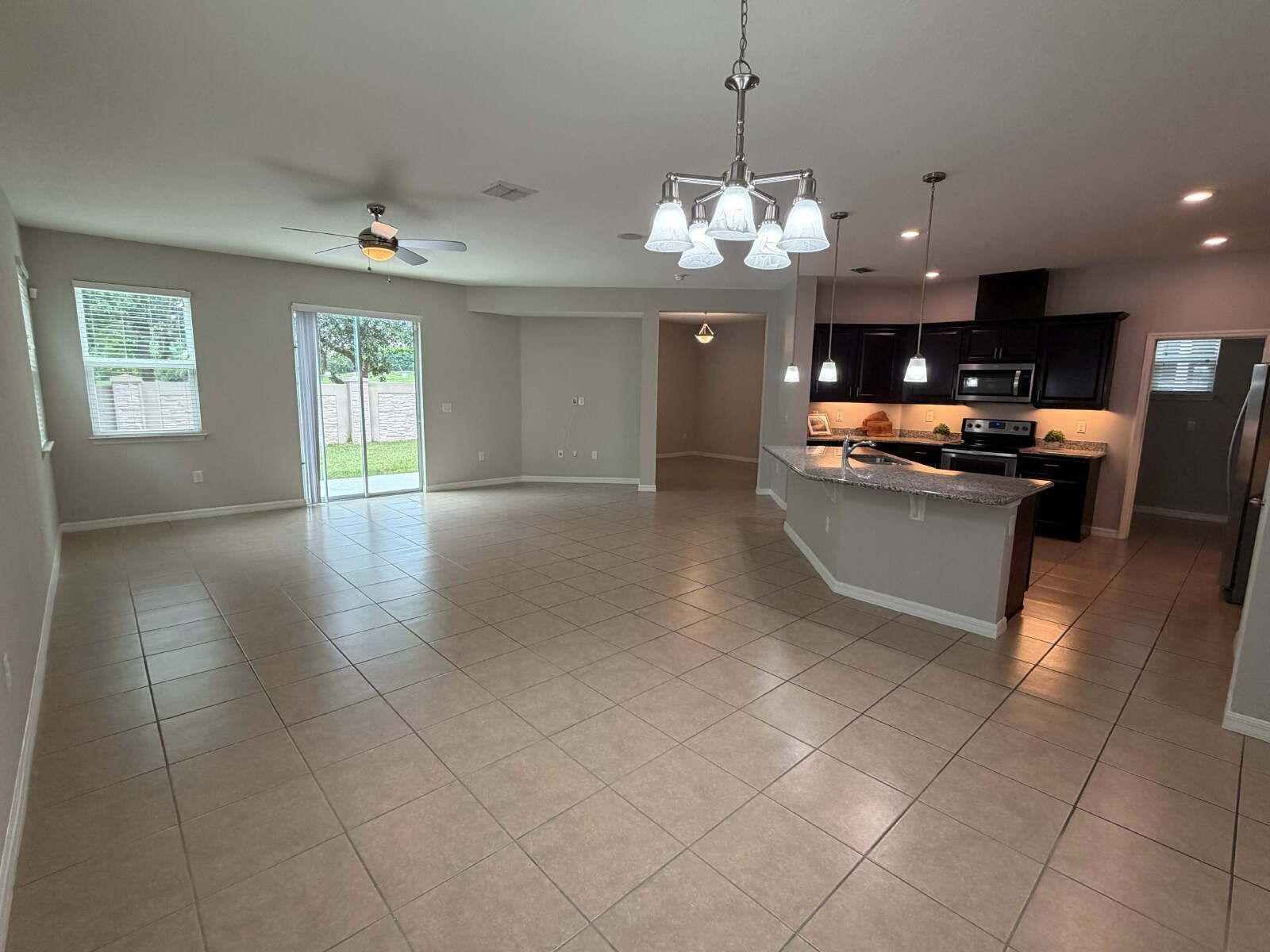3/2.5 Modern Home with Loft and Bonus Room property image
