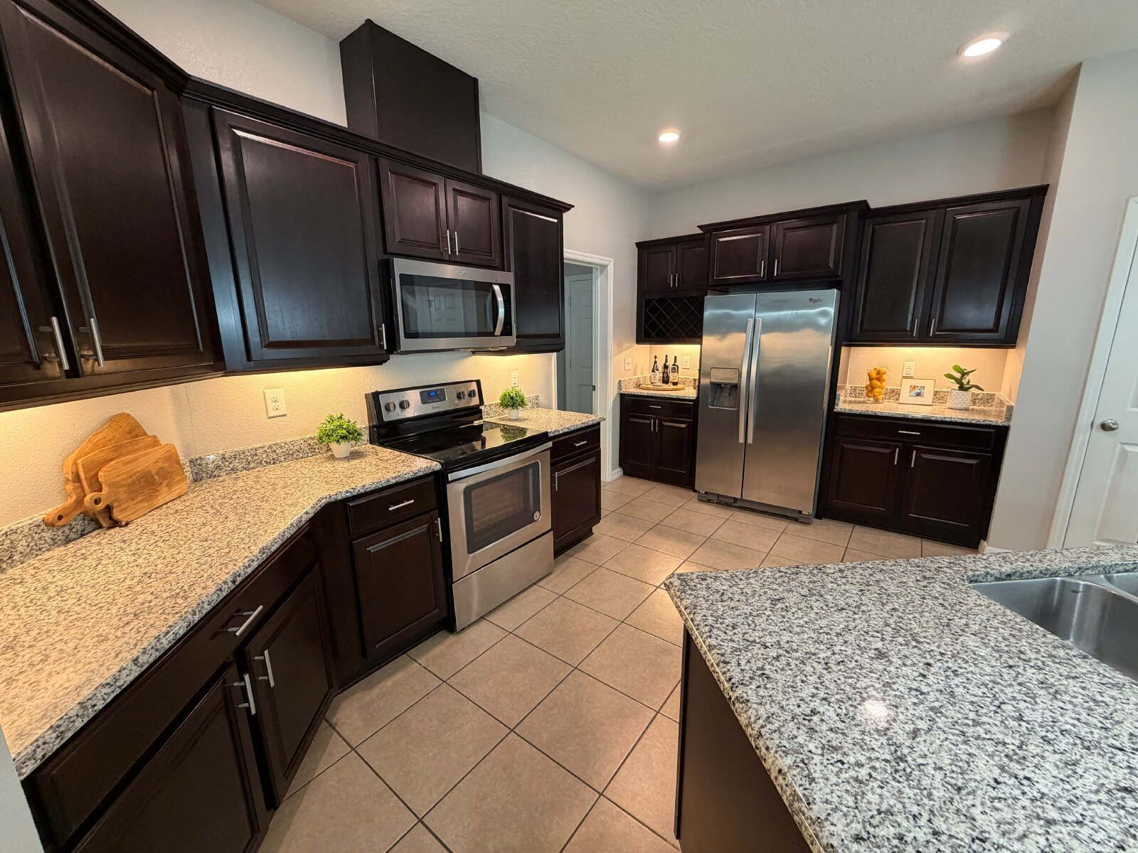 3/2.5 Modern Home with Loft and Bonus Room property image