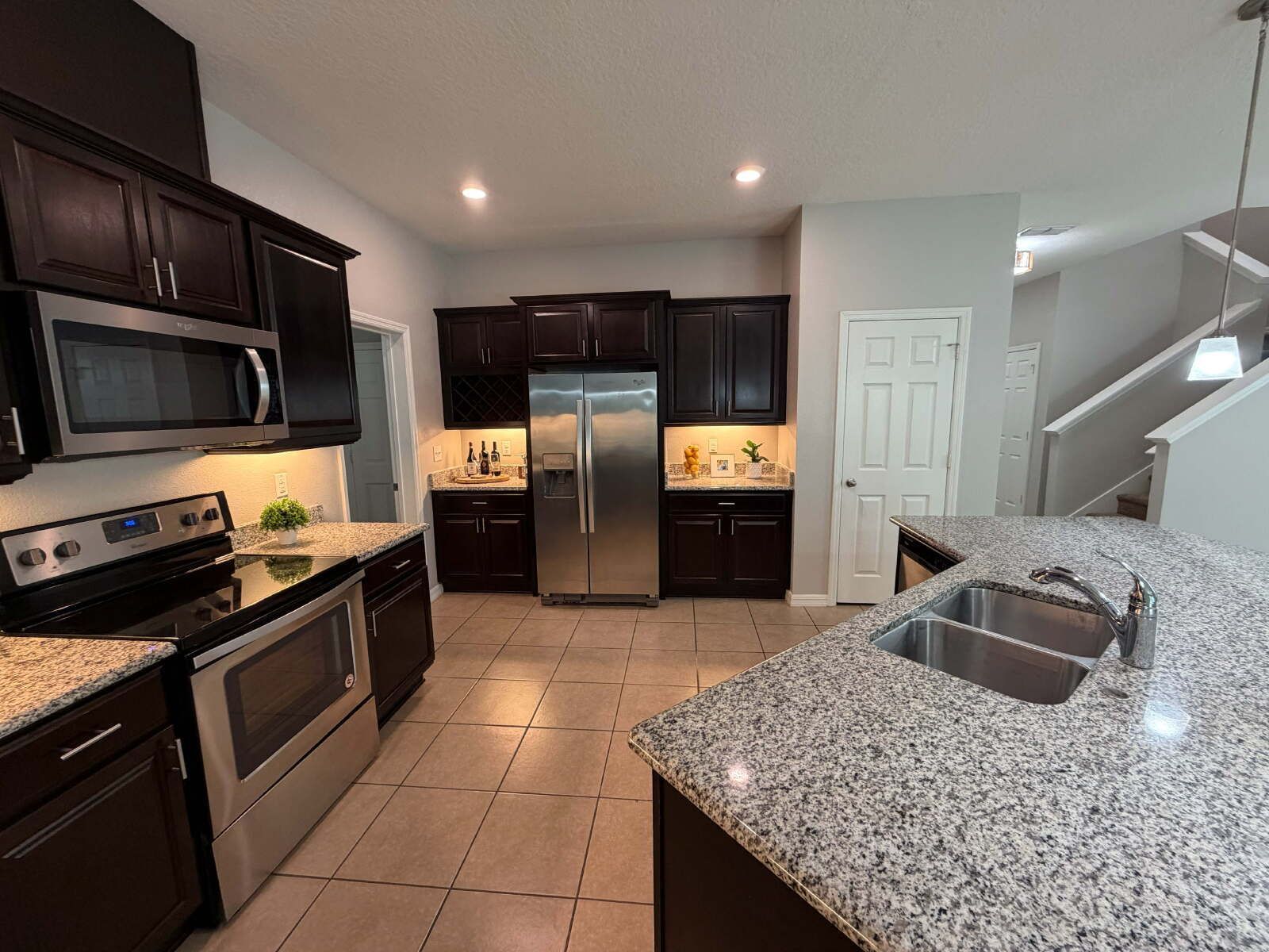 3/2.5 Modern Home with Loft and Bonus Room property image
