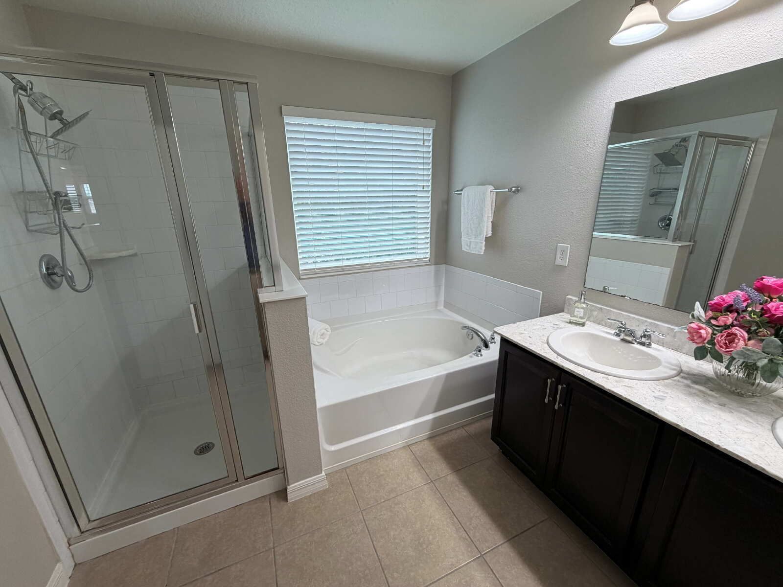 3/2.5 Modern Home with Loft and Bonus Room property image
