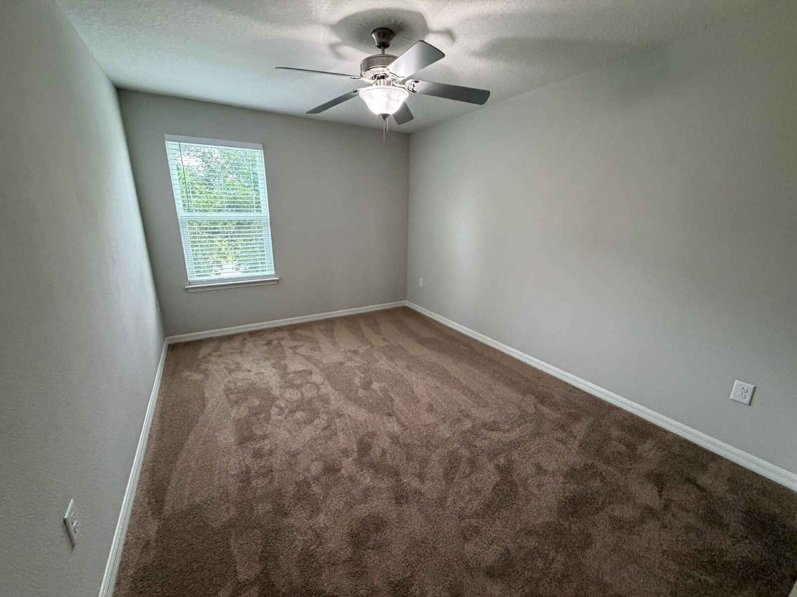 3/2.5 Modern Home with Loft and Bonus Room property image