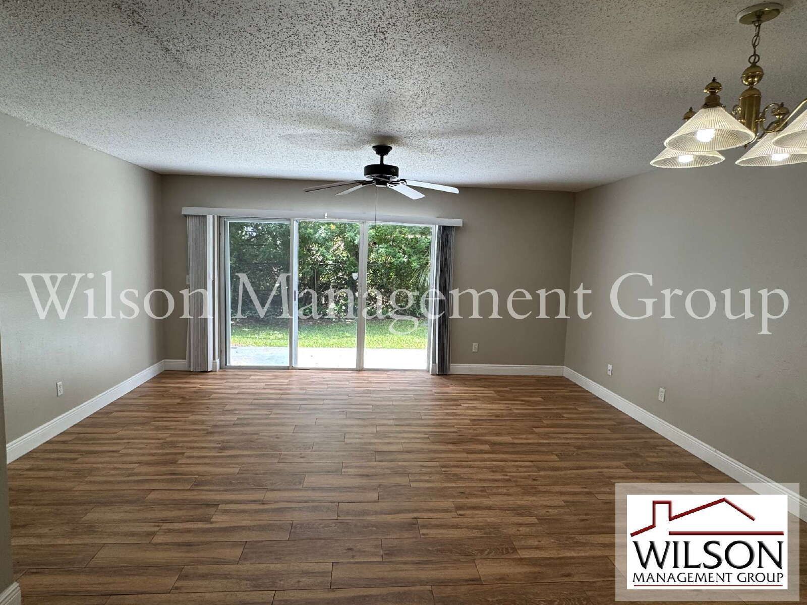 2/2.5 Townhouse In Cypress Creek property image