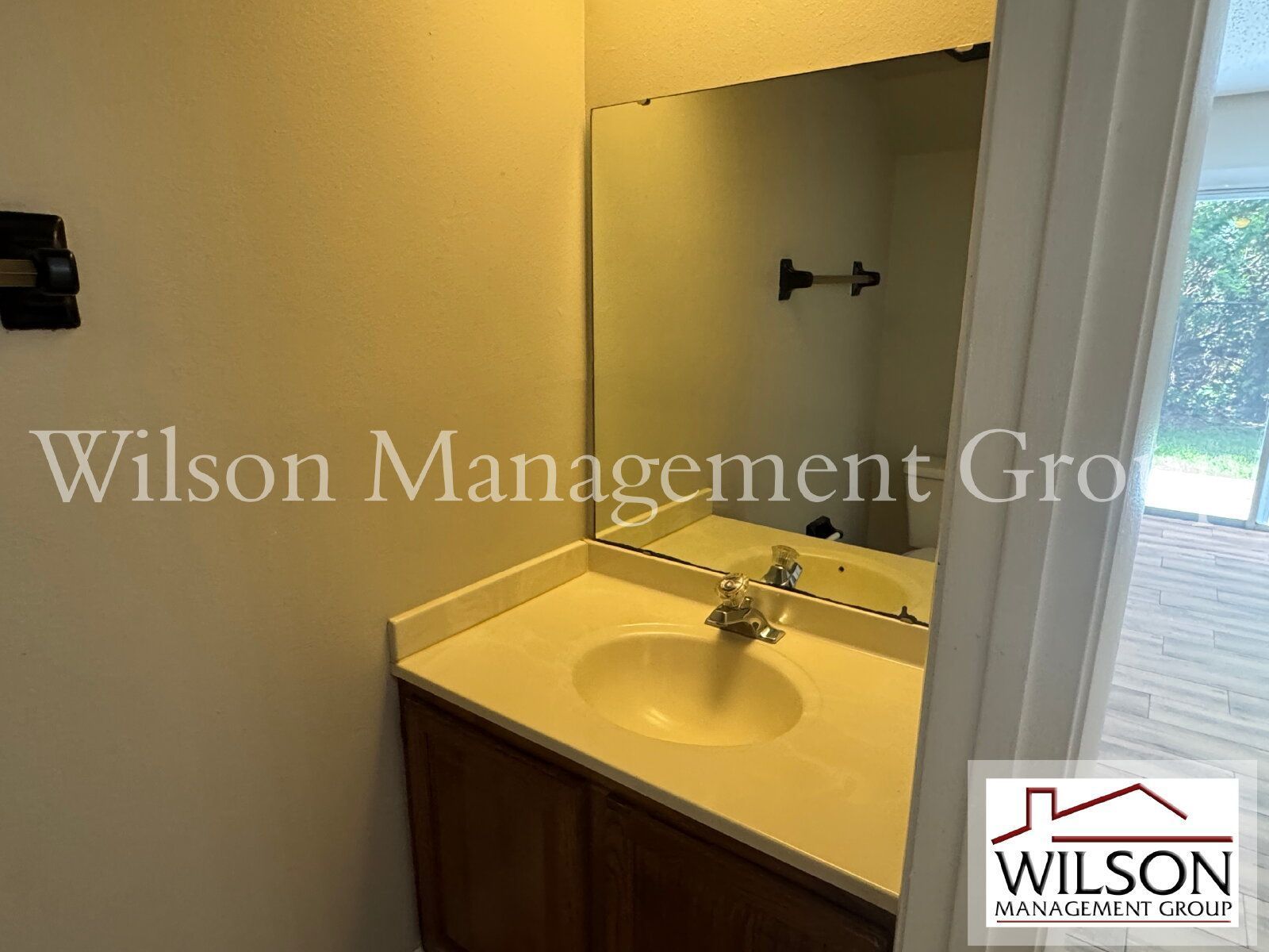 2/2.5 Townhouse In Cypress Creek property image