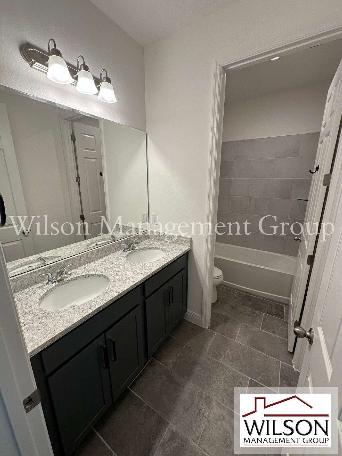 4/2 Spacious Home In the Lake Lincoln Community property image