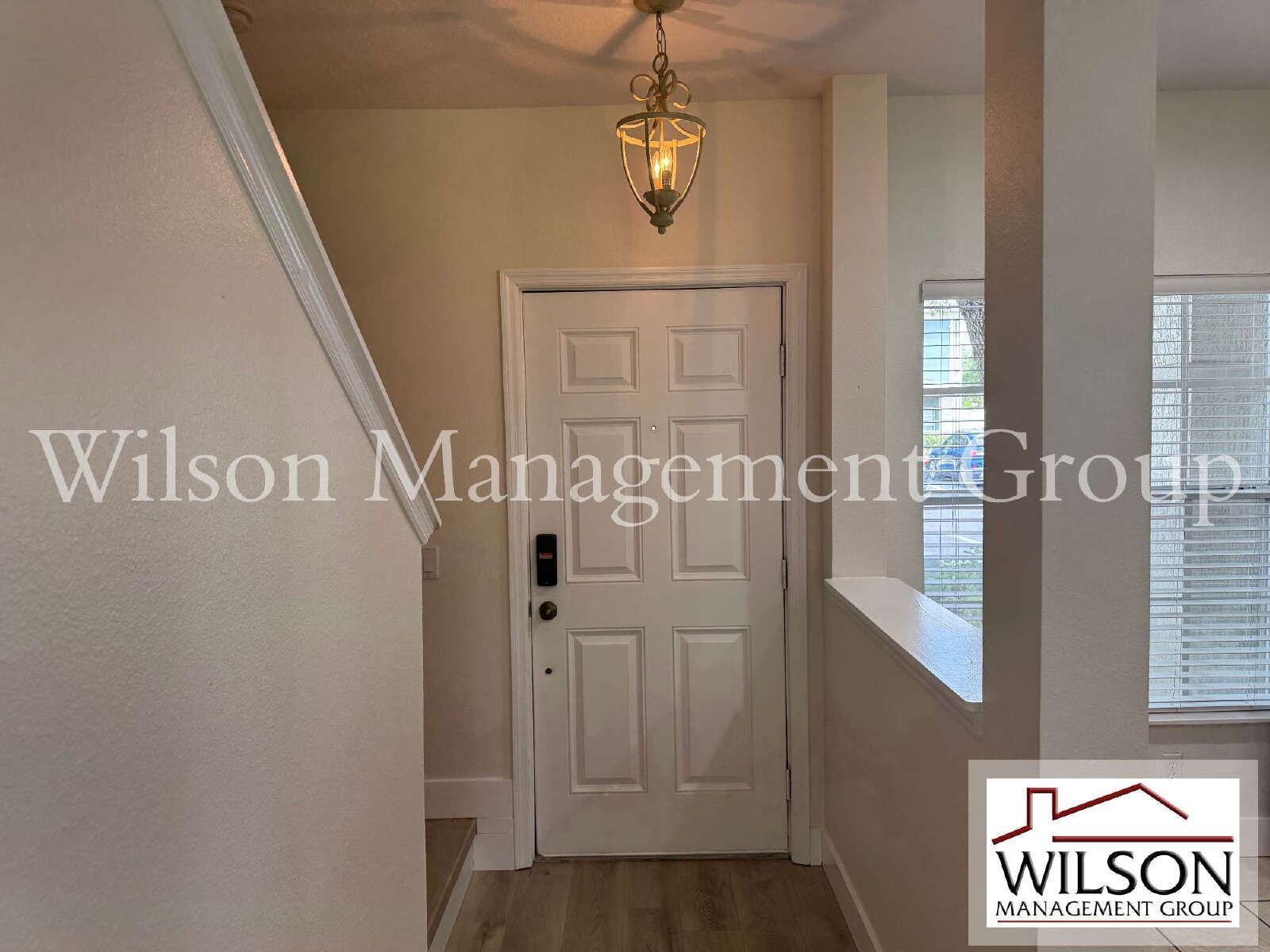 2/2.5 Condo In The Gated Victoria Pines Community property image